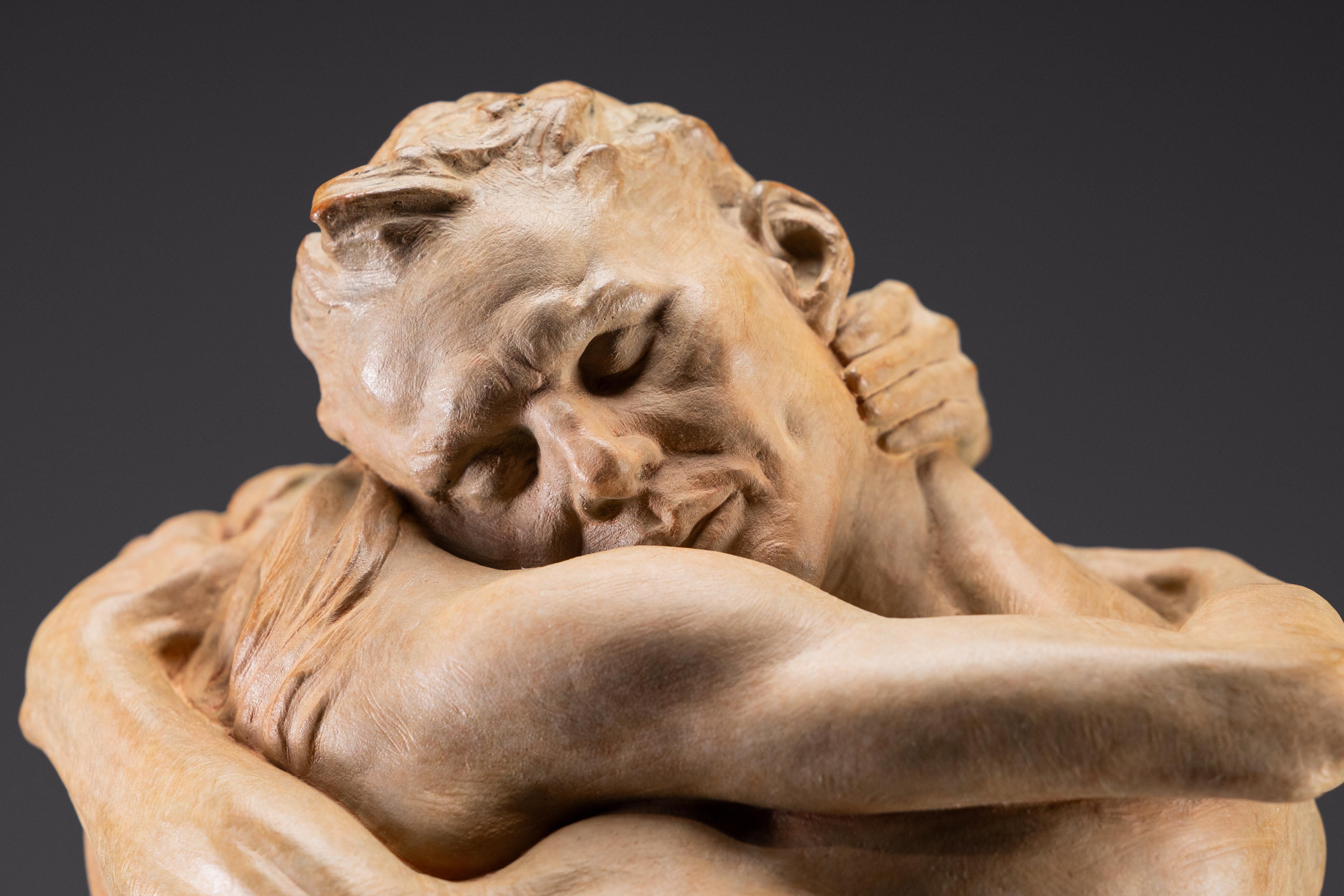 Richard MacDonald a toujours été intrigué par les contraires et il a la possibilité de créer à la fois des sculptures d'une féminité délicate et archétypale et d'une masculinité puissante et athlétique. Dans 
