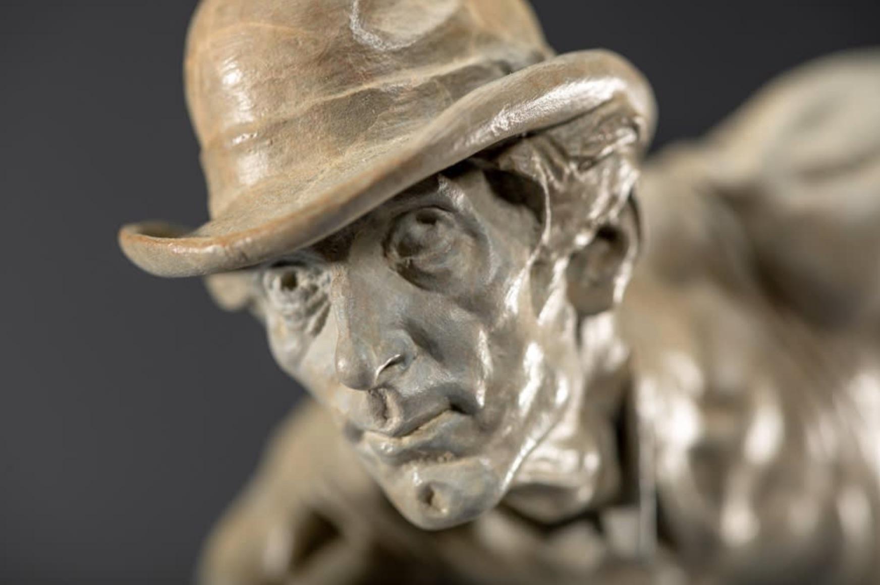 Continuando nello spirito dei suoi mimi classici, l'ultima opera di Richard MacDonald intitolata 