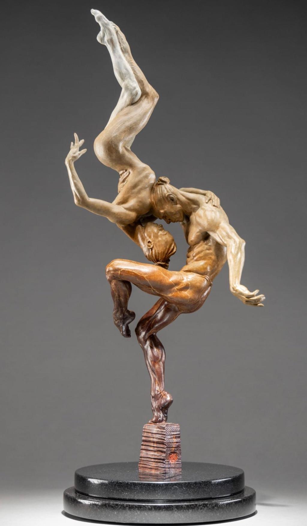 Figurative Sculpture di Richard MacDonald - Yang & Yang, Atelier A