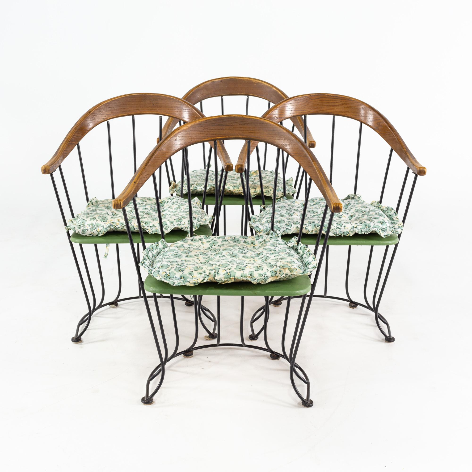 Richard McCarthy for Selrite style mid-century walnut & iron chairs - set of 4
Chaque chaise mesure : largeur 24 x profondeur 21 x hauteur 32.5, avec une hauteur d'assise de 18 pouces

Tous les meubles peuvent être obtenus dans ce que nous