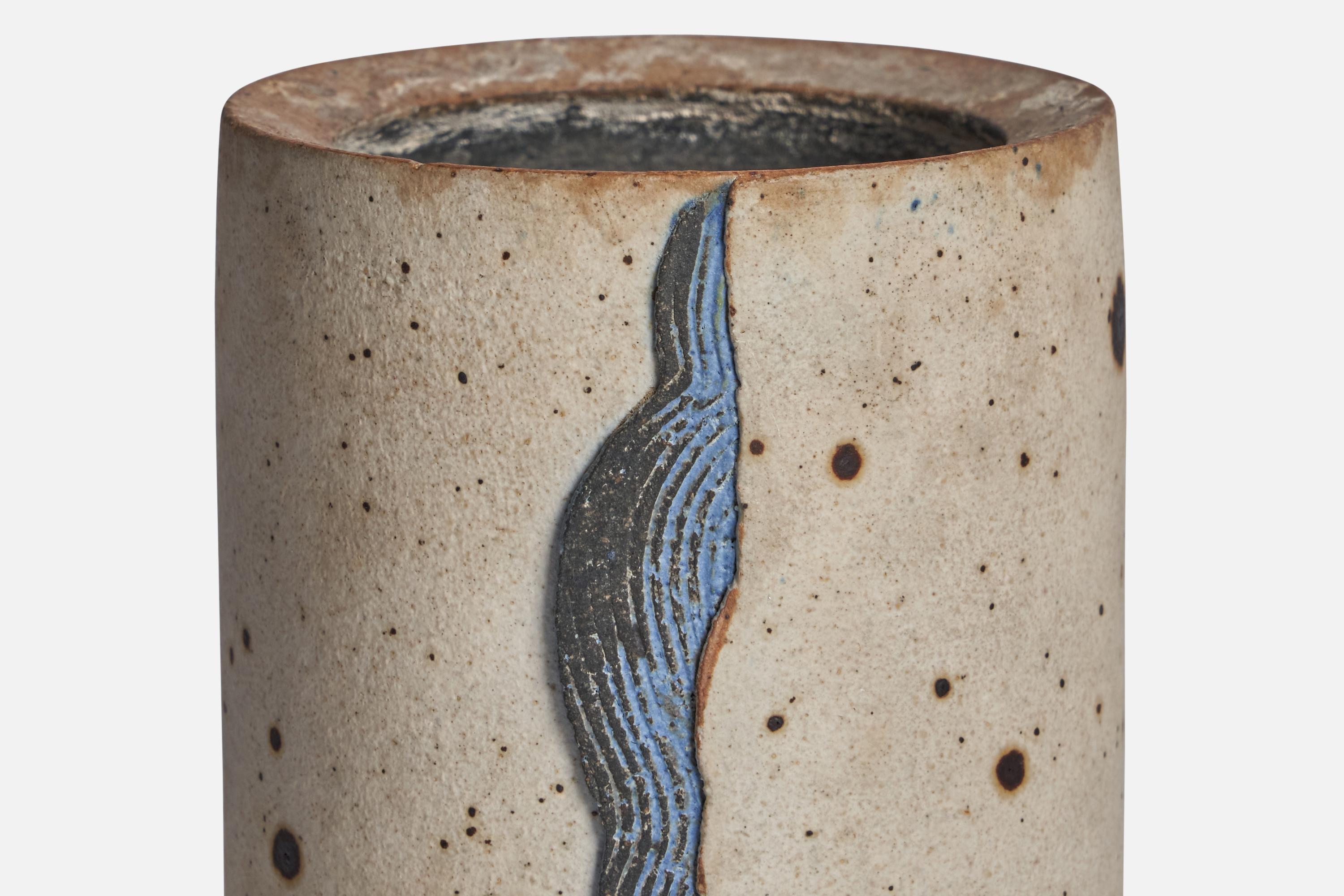 Richard Menz, Vase, Stoneware, Denmark, 1970s In Good Condition For Sale In High Point, NC