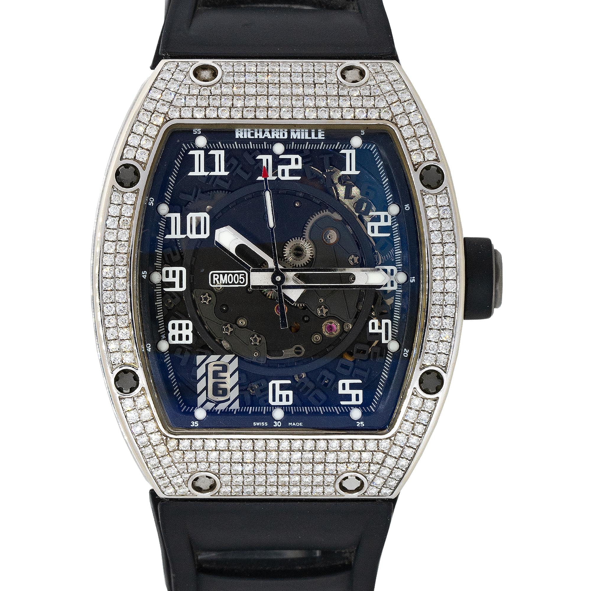 Marke: Richard Mille
MPN: RM005
Modell: RM005
Gehäuse-Material: 18k Weißgold
Gehäuse-Durchmesser: 38mm
Kristall: Saphirglas
Lünette: 18 Karat Weißgold mit nachträglich eingearbeiteten Diamanten
Zifferblatt: Skelettiertes Zifferblatt
Armbänder: