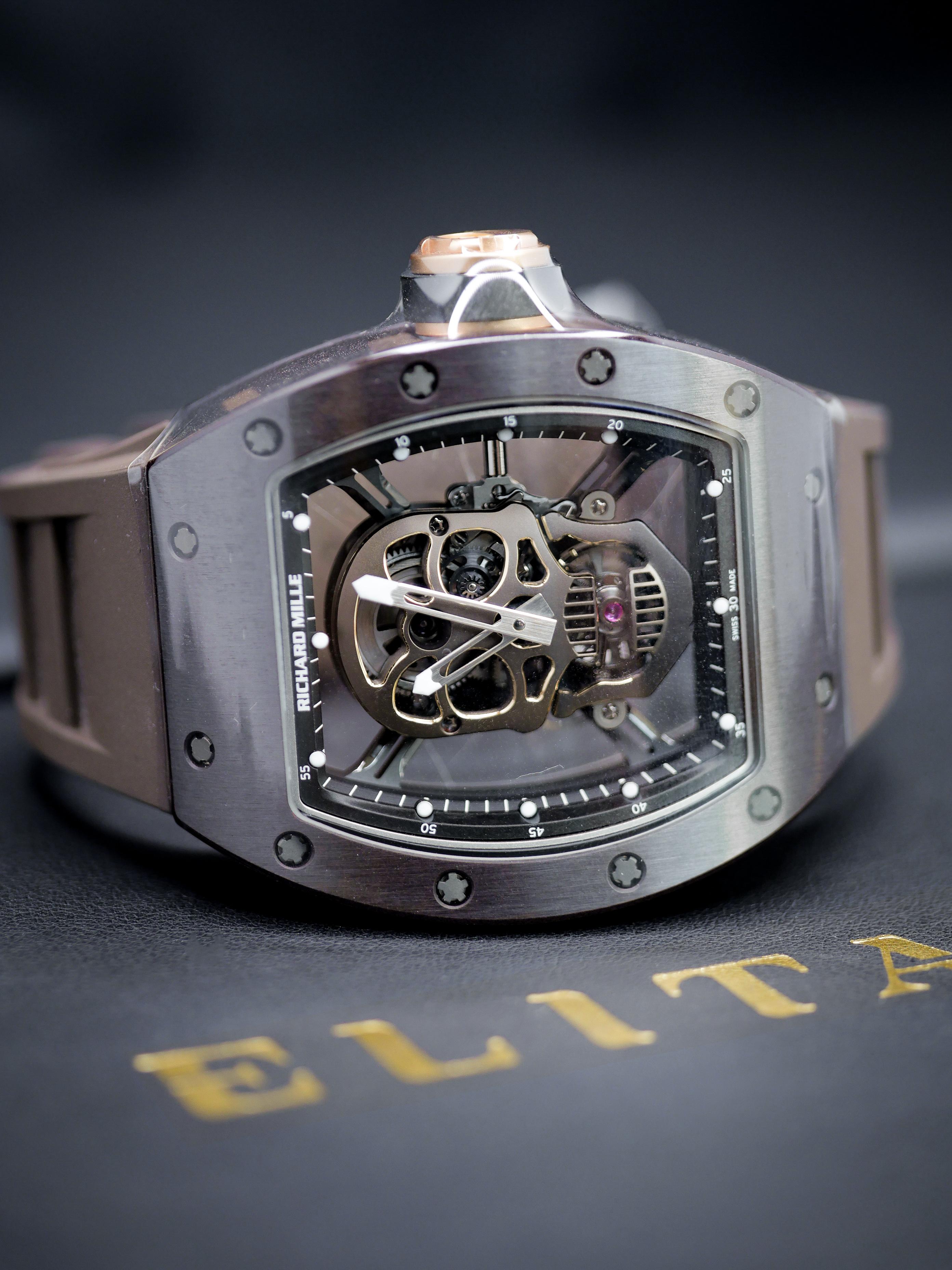 Richard Mille is no stranger to exotic luxury, the RM 052 Skull Tourbillon being a perfect example. This amazing watch is as alluring and peculiar as the mysterious crystal skulls of ancient times. The distinctive timepiece includes a skull shaped