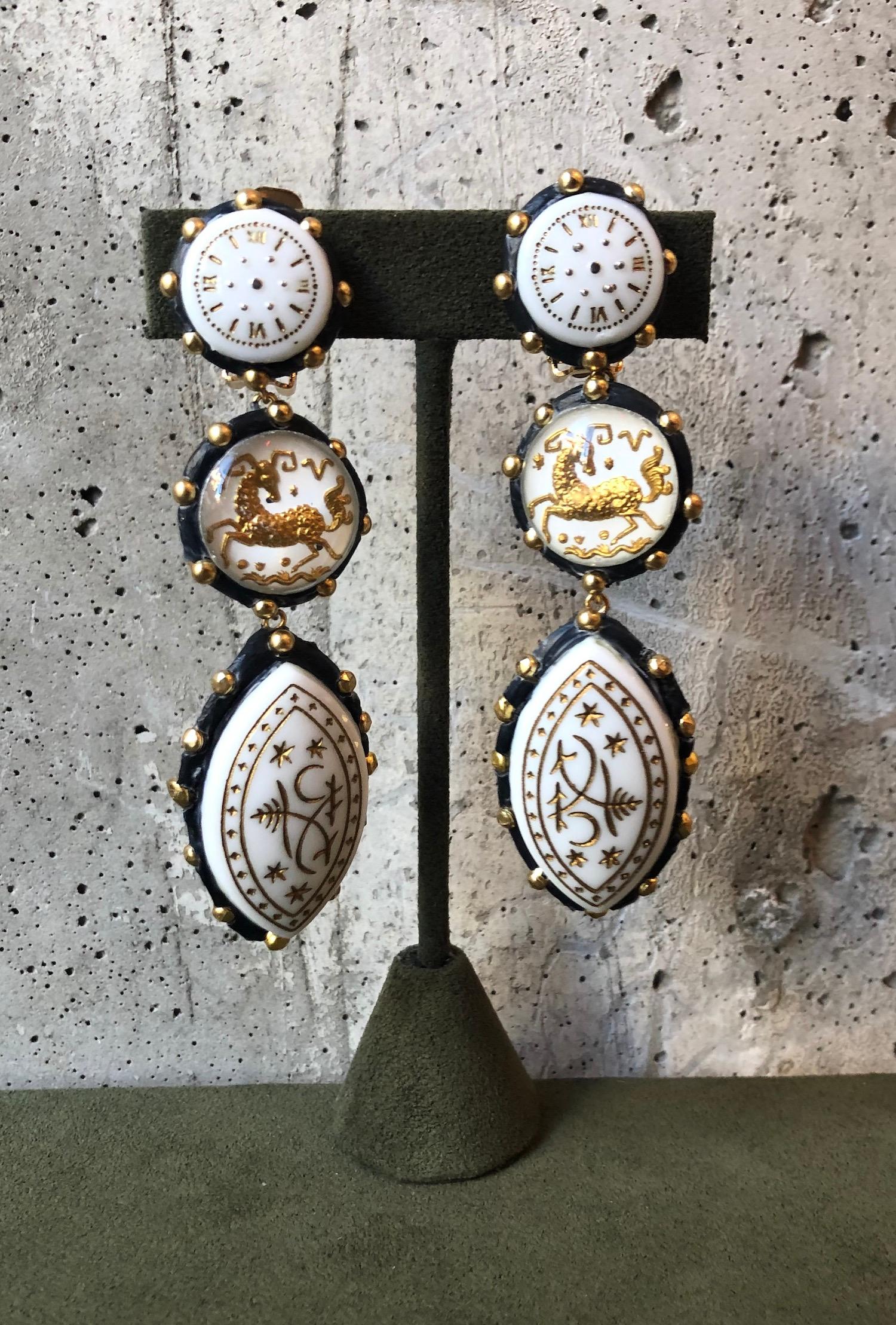 Richard Minadeo White & Gold Capricorn Zodiac Earrings In New Condition In Los Angeles, CA