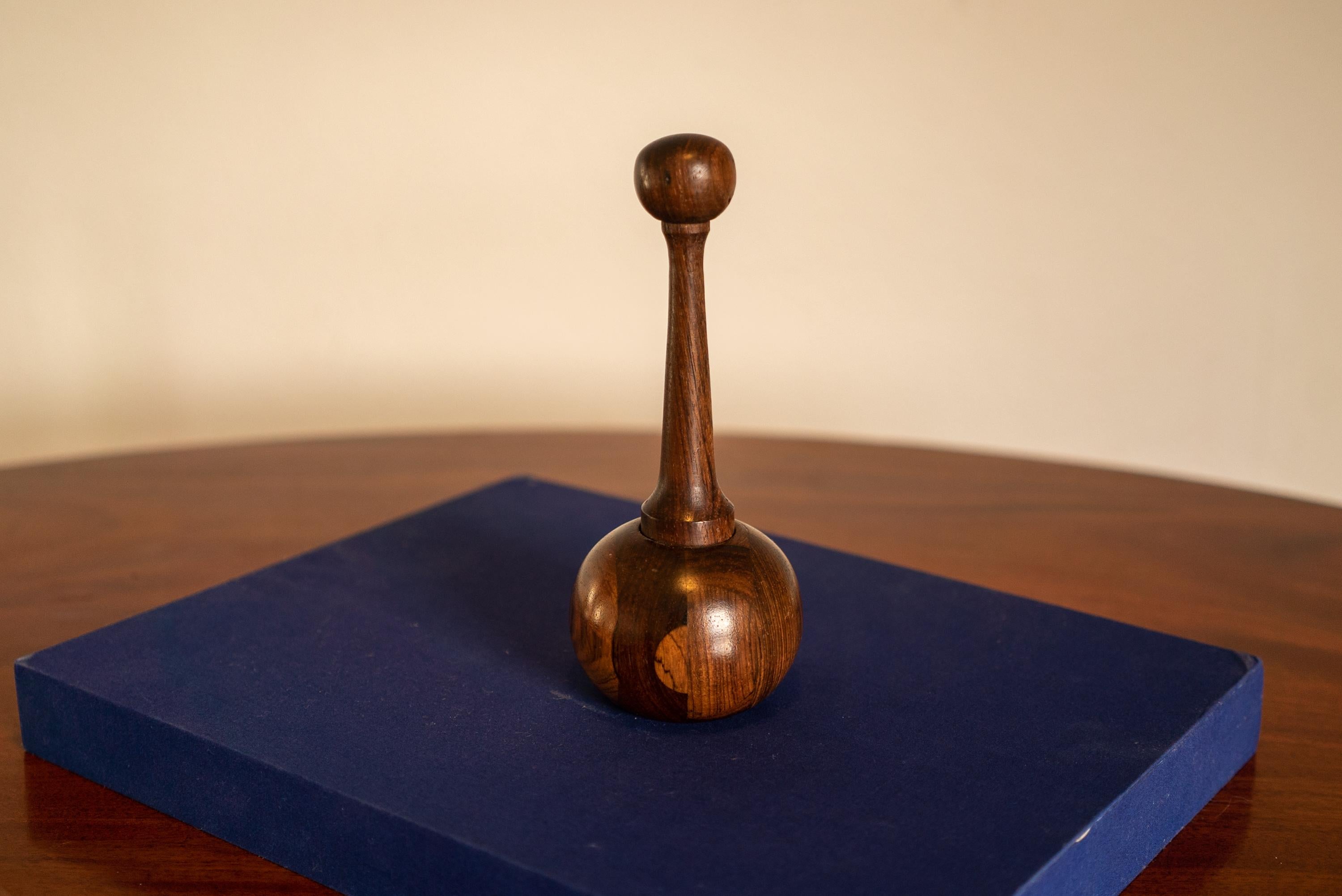 Mid-Century Modern Richard Nissen Pepper Mill Produced by Nissen in Denmark For Sale