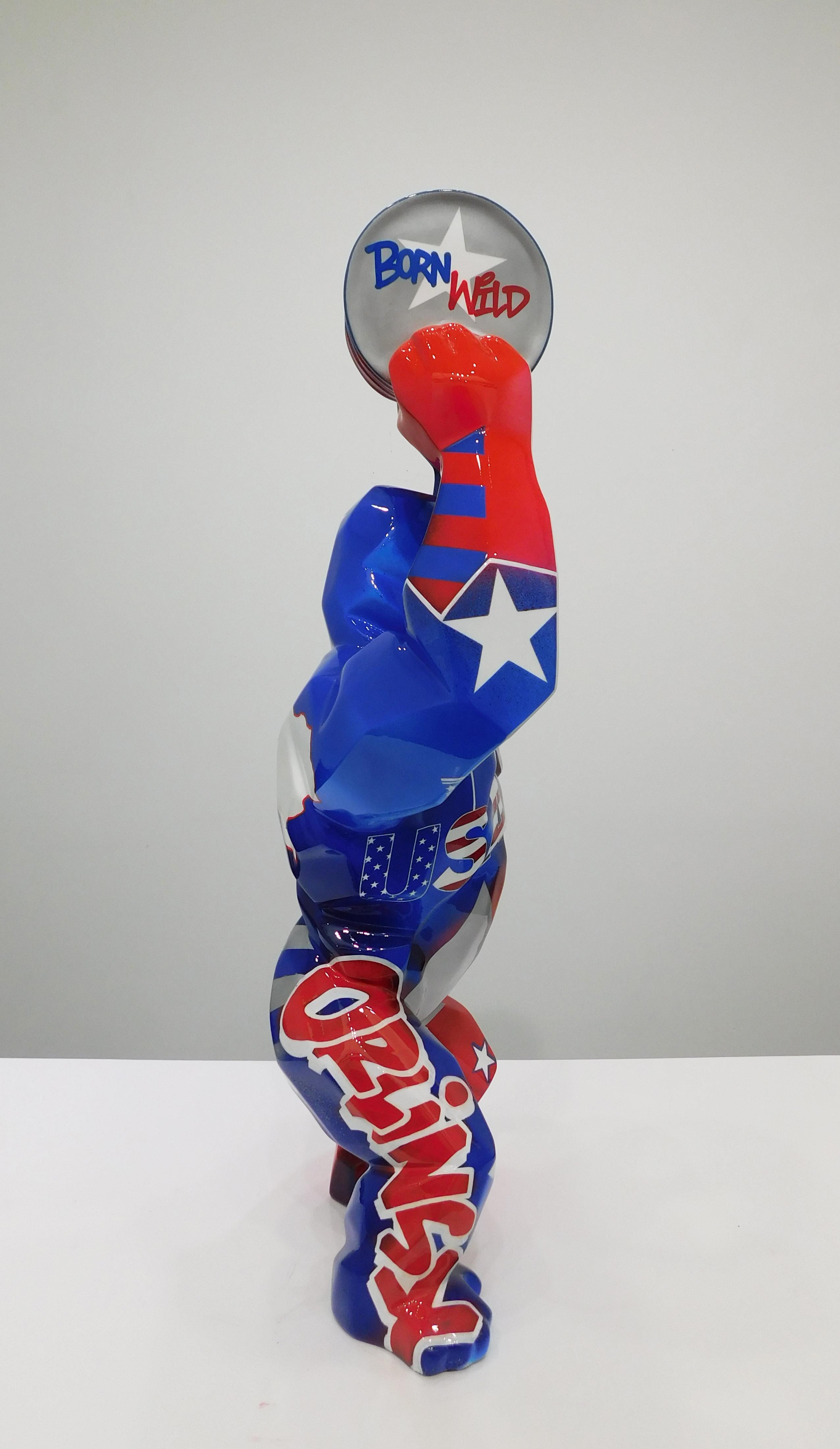 Étiquette Kong Baril USA 70 cm 1/1 - Pop Art Sculpture par Richard Orlinksi