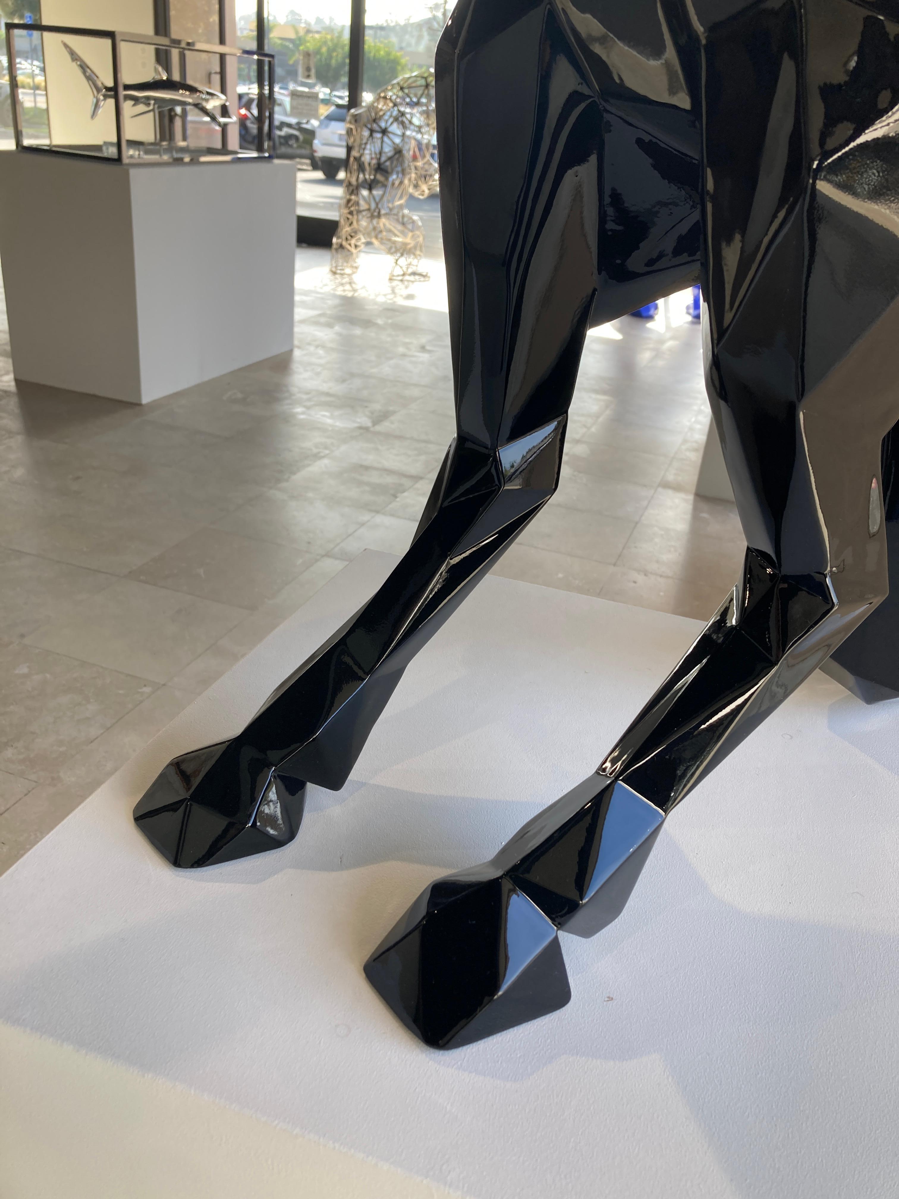 Cheval - 110 cm Noir Brillant 8/8 - Beige Figurative Sculpture par Richard Orlinksi