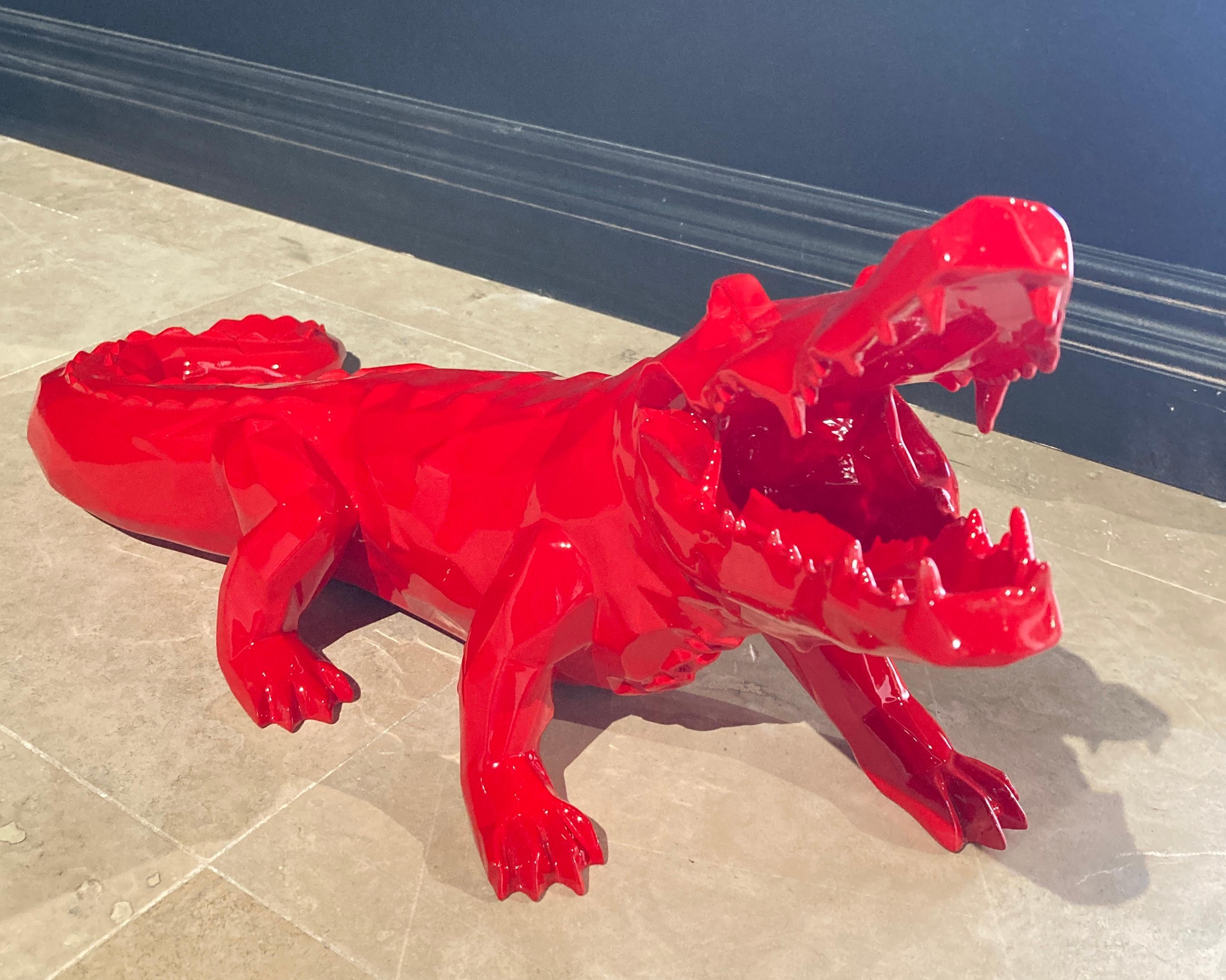 Crocodile - Rouge - Abstract Sculpture by Richard Orlinski
