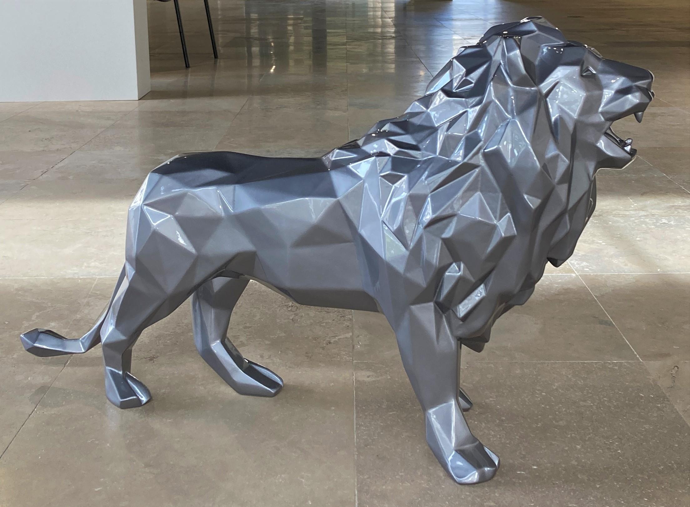 Lion - 80 cm Gris Metal 8/8 - Sculpture by Richard Orlinski