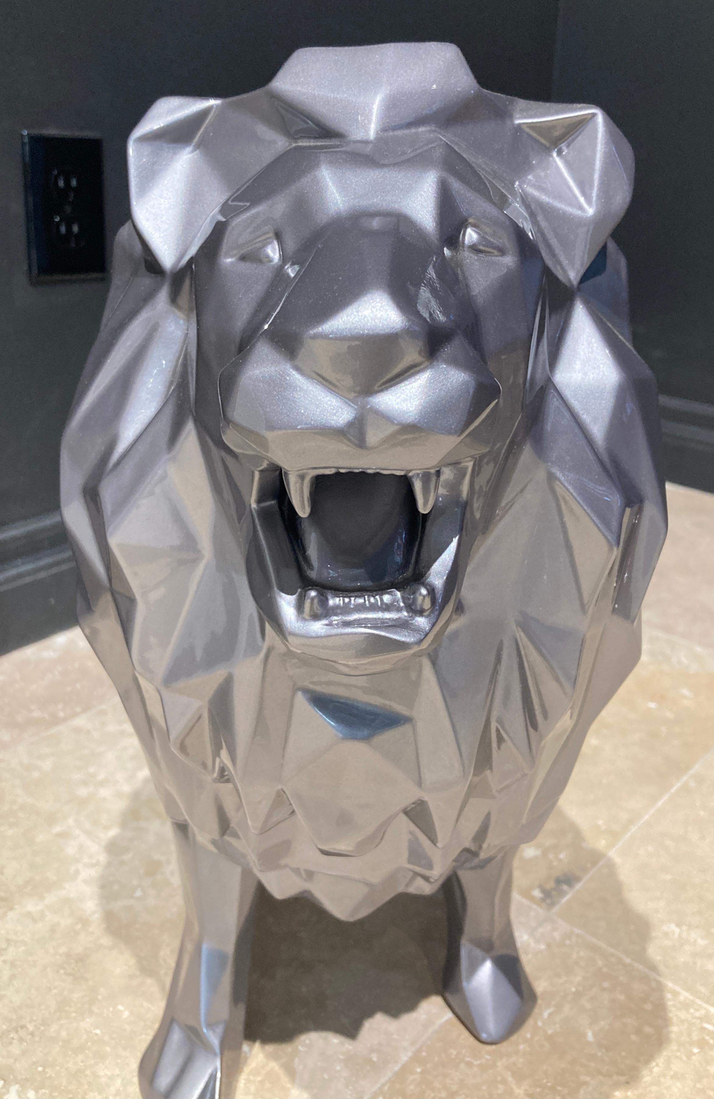 Lion - 80 cm Gris Metal 8/8 - Gray Abstract Sculpture by Richard Orlinski
