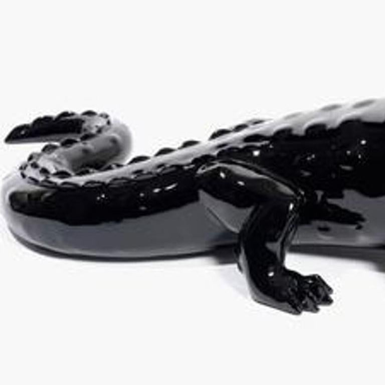 Sculpture en crocodile noir « Born Wild Glossy » (né en  - Blanc Figurative Sculpture par Richard Orlinski