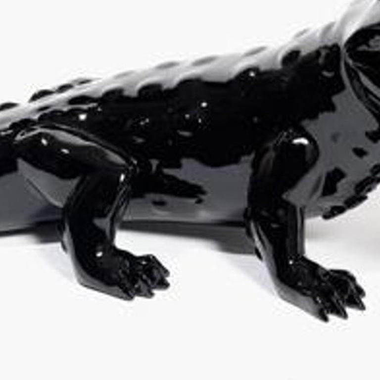Crocodile noir brillant
43 pouces
Sculpture en résine
Edition de 8
$11,600


De la série Born Wild Sculpture de Richard Orlinski
Sculpture contemporaine
Sculpture de crocodile
