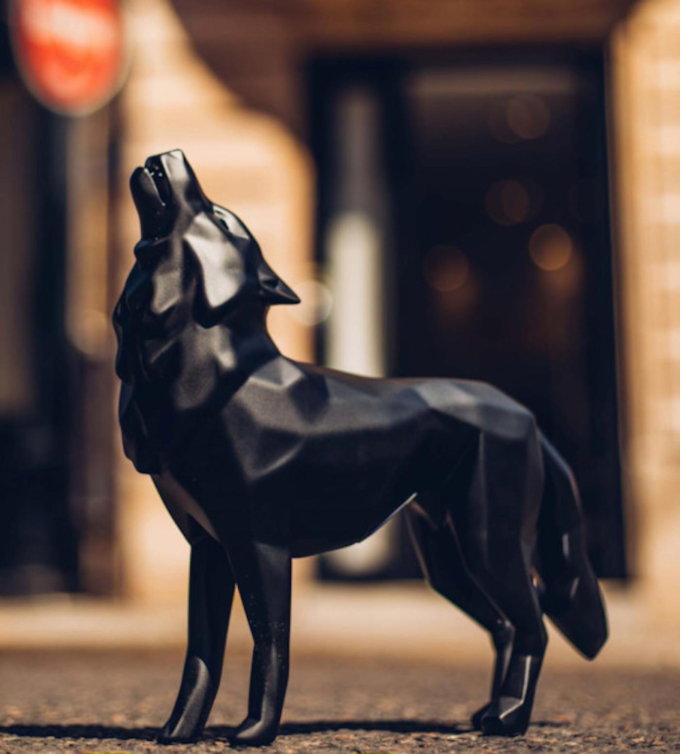 Howling Wolf, Matte Black - Sculpture by Richard Orlinski