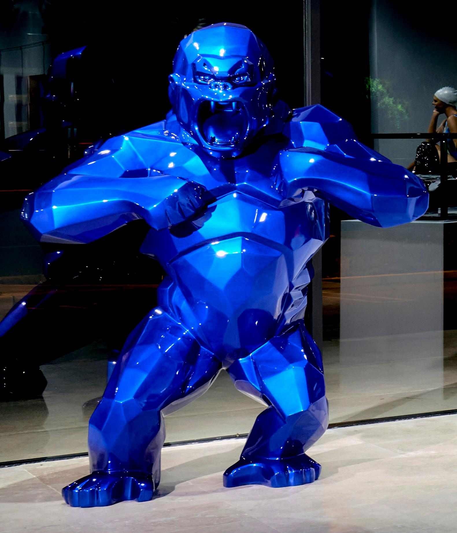 Kong Blue Mick - Resin outdoor/indoor 71 in / 180 cm - by Richard Orlinski 4