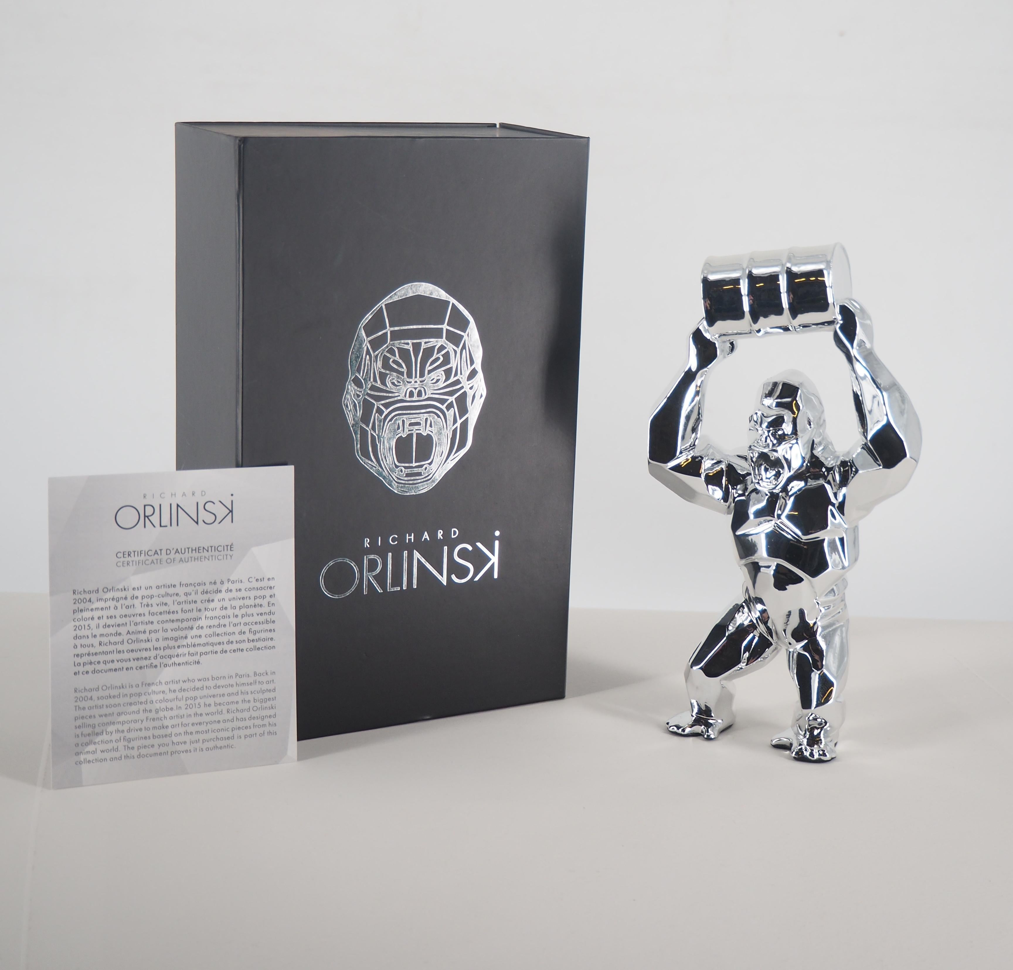 Richard ORLINSKI
Kong Oil Spirit (Silver edition)

Sculpture in resin
Metallic Silver
About 18 x 10 cm (c. 7 x 4 in)
Presented in original box with certificate

Excellent condition