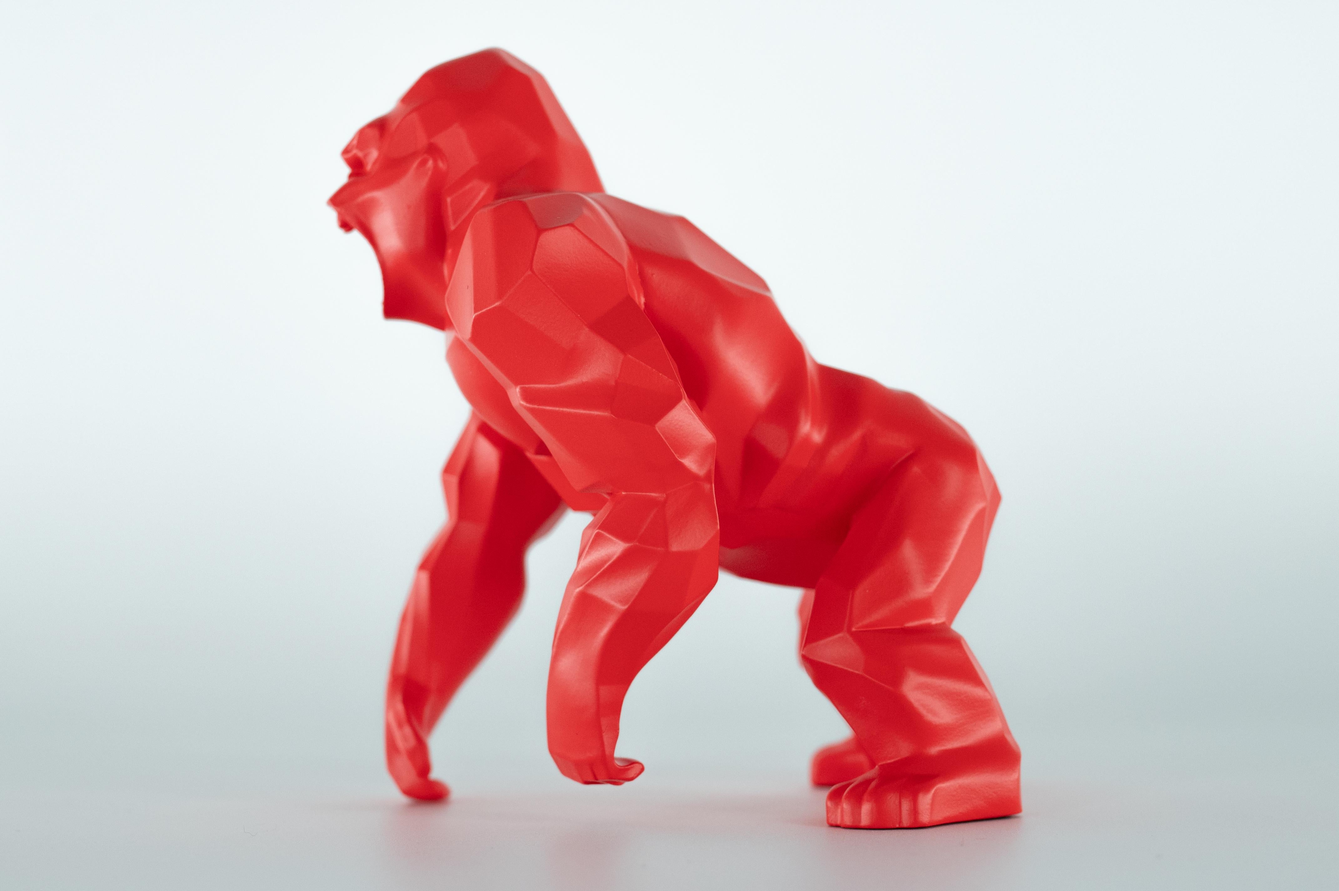 Kong Origin (Red Mat Edition) - Skulptur in Originalverpackung mit Künstlermantel im Angebot 1