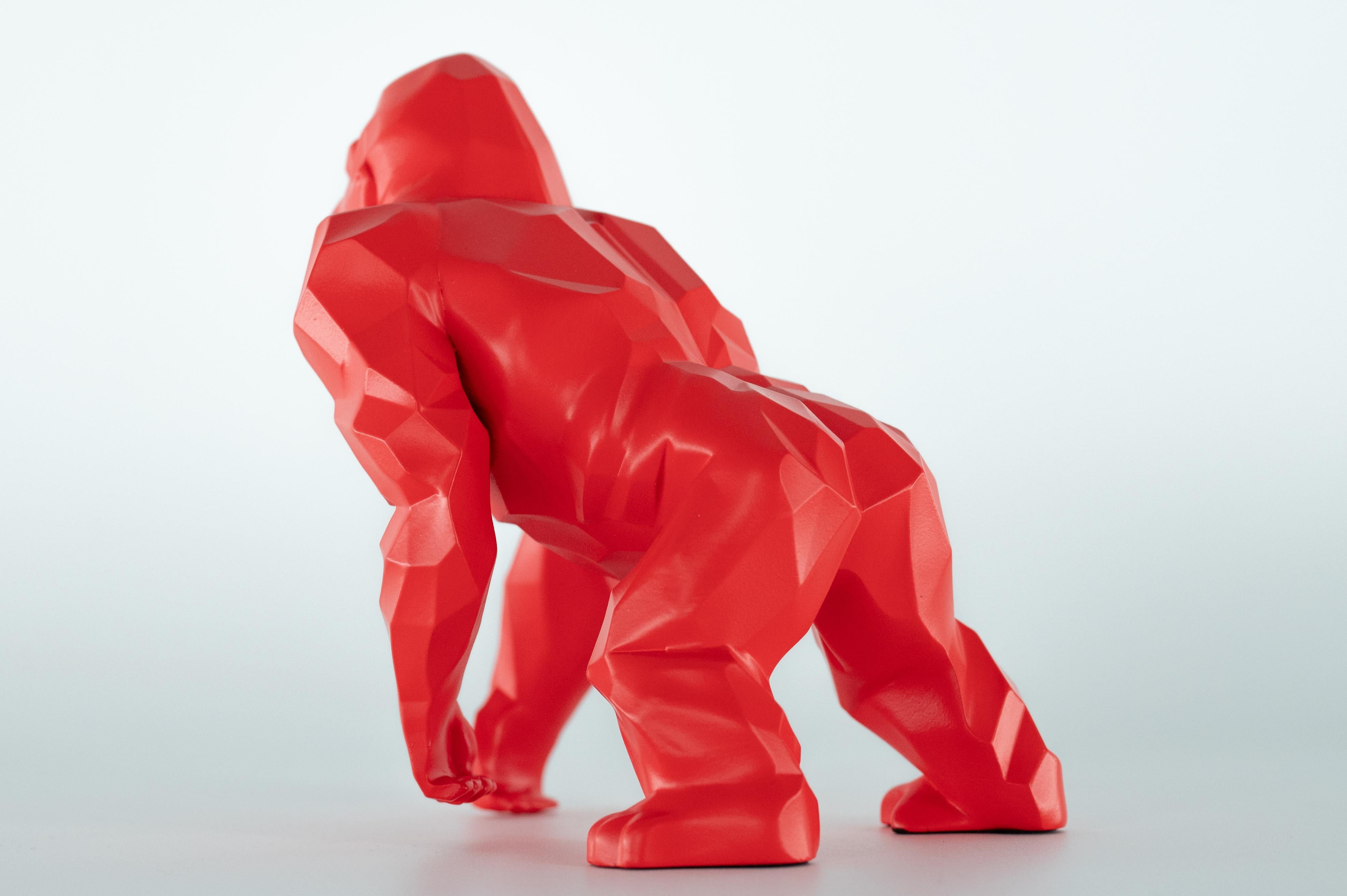 Kong Origin (Red Mat Edition) - Skulptur in Originalverpackung mit Künstlermantel im Angebot 2