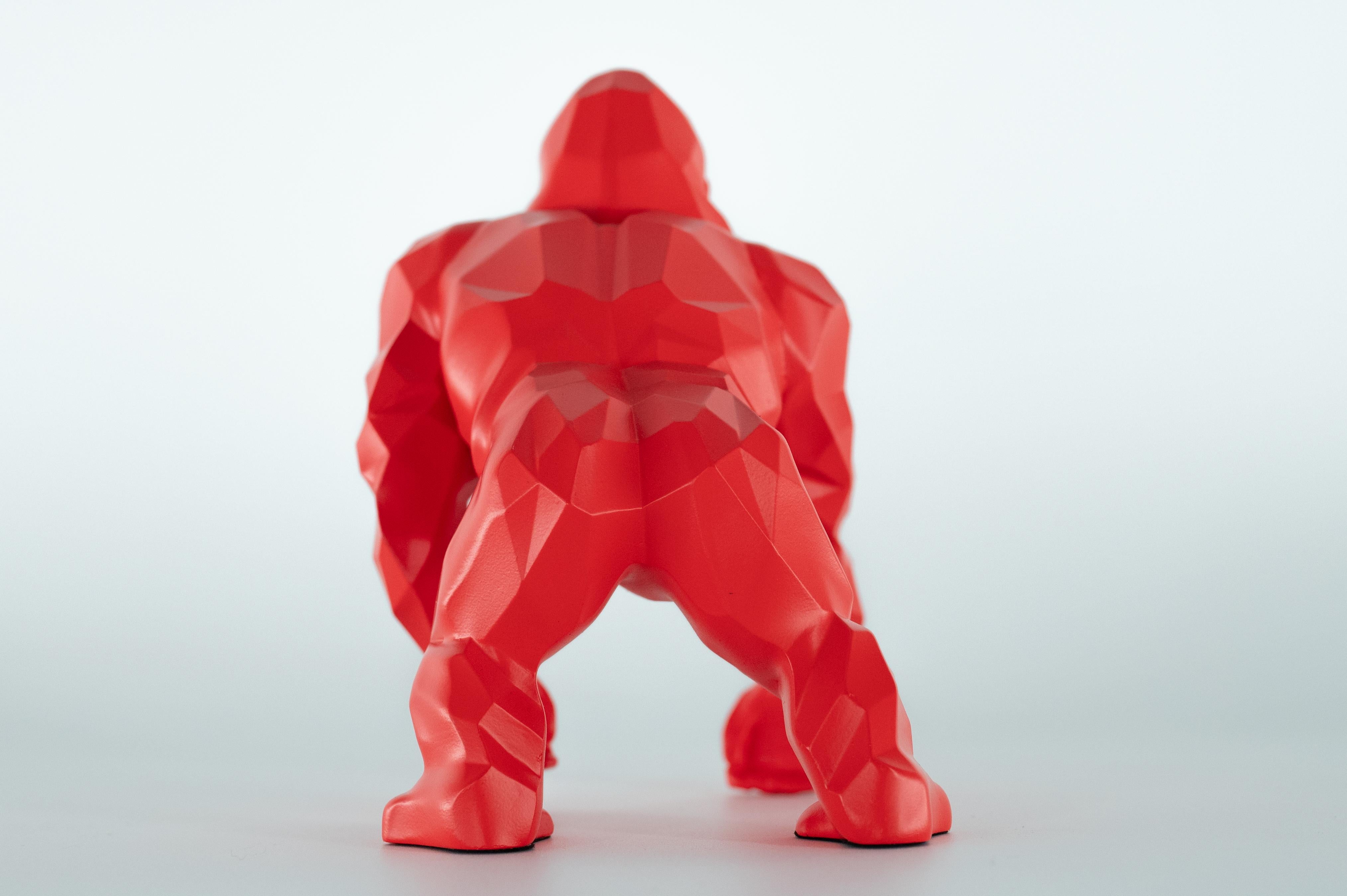 Kong Origin (Red Mat Edition) - Skulptur in Originalverpackung mit Künstlermantel im Angebot 3