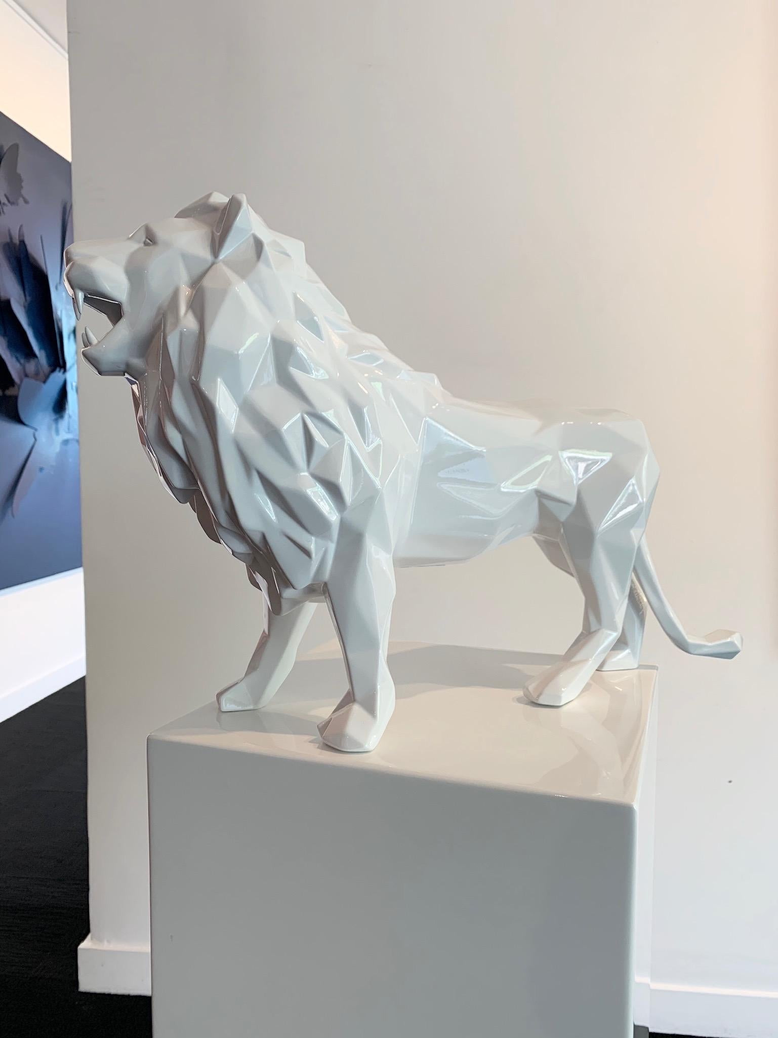 Le lion blanc brillant - Contemporain Sculpture par Richard Orlinski