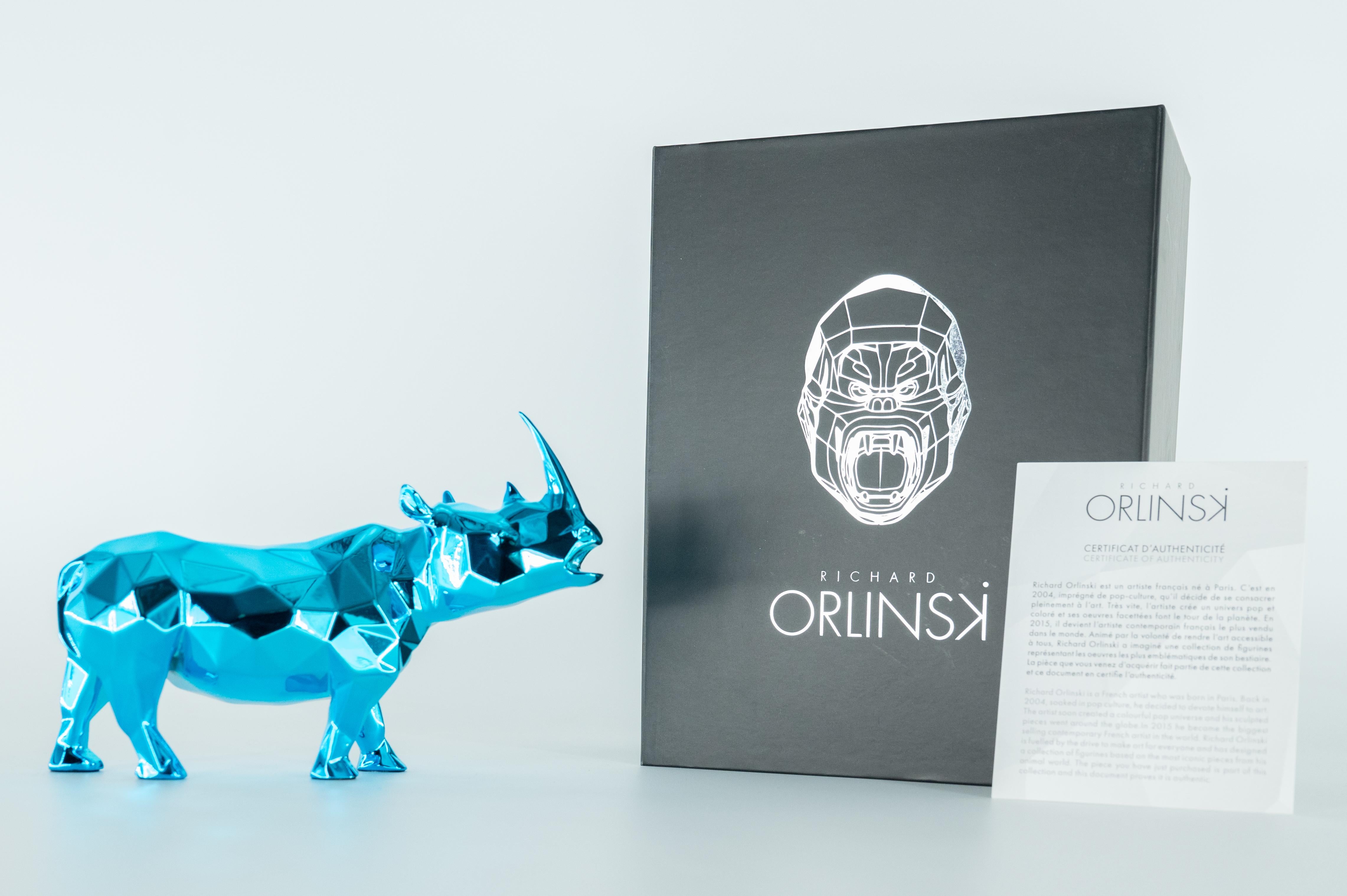 Rhino Spirit (Azur Edition) - Skulptur in Originalverpackung mit Künstlermantel – Sculpture von Richard Orlinski