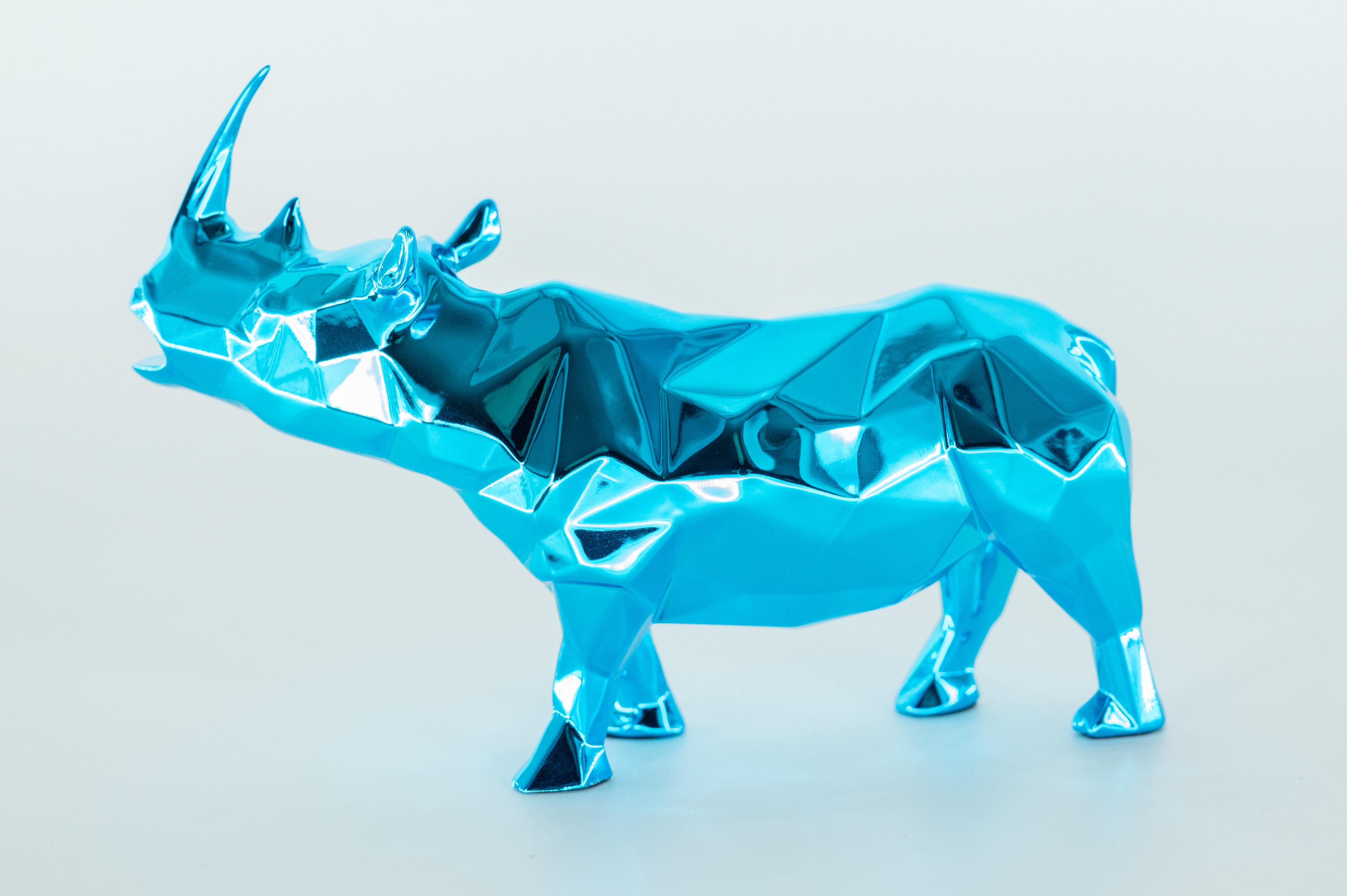 Rhino Spirit (Azur Edition) - Skulptur in Originalverpackung mit Künstlermantel im Angebot 3