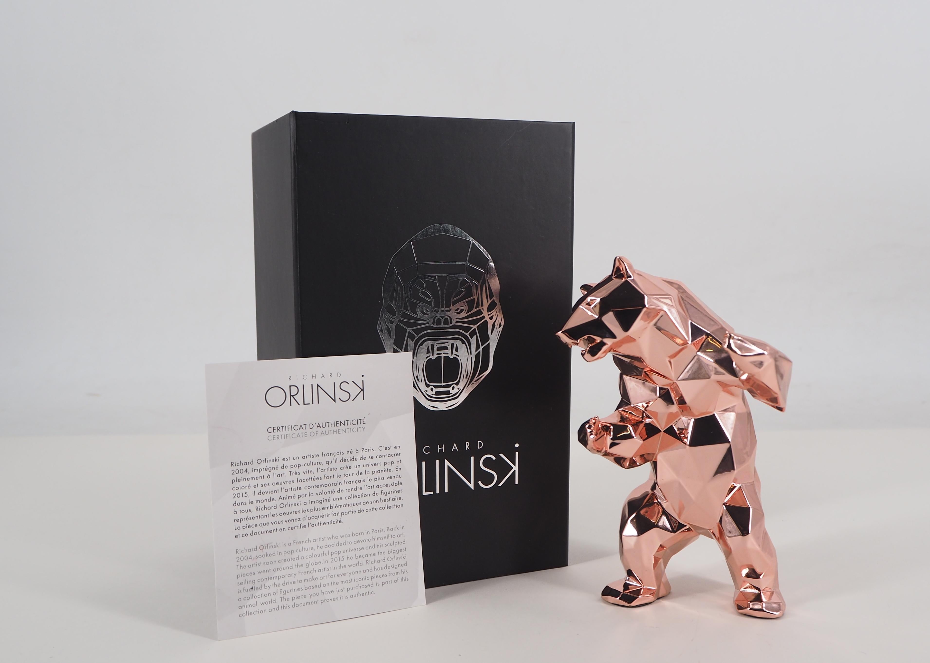 L'ours debout (édition rose or) - Sculpture dans sa boîte d'origine avec manteau d'artiste en vente 1