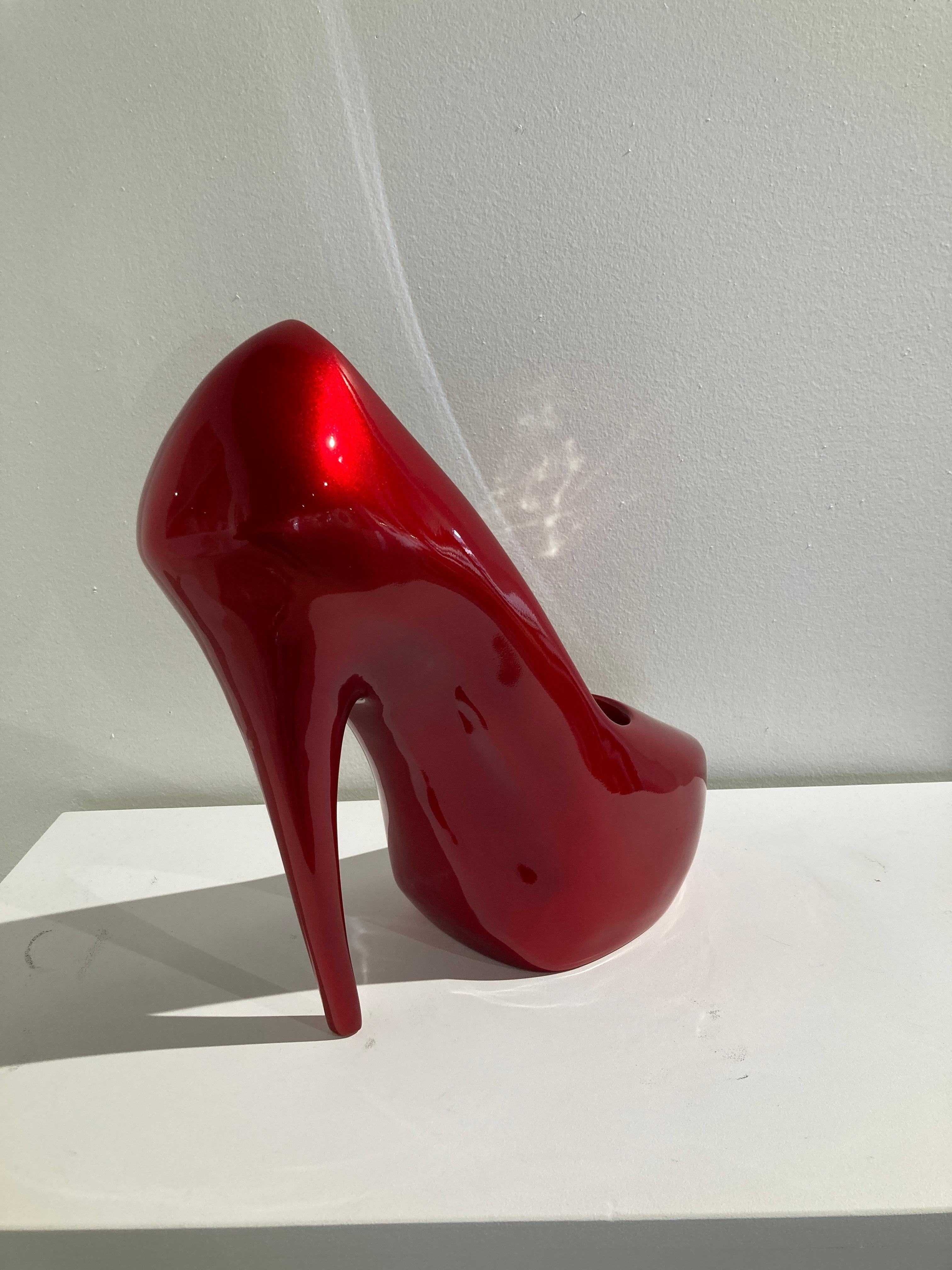 40 cm Stiletto Red Resin 7/8 - Contemporary Sculpture by Richard Orlinski