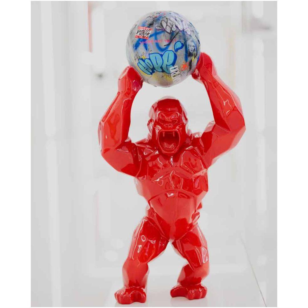 wild kong statue
