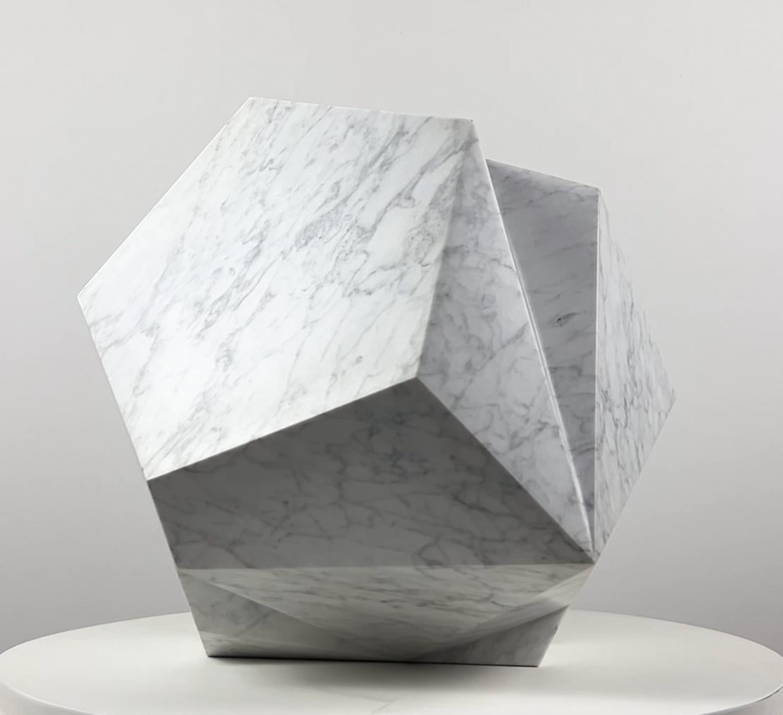 August Moon Waxing von Richard Perry – Abstrakte Skulptur, Carrara-Marmor, weiß im Angebot 6