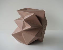 Halley 4 By Richard Perry - Escultura abstracta, arenisca, geométrica, equilibrio