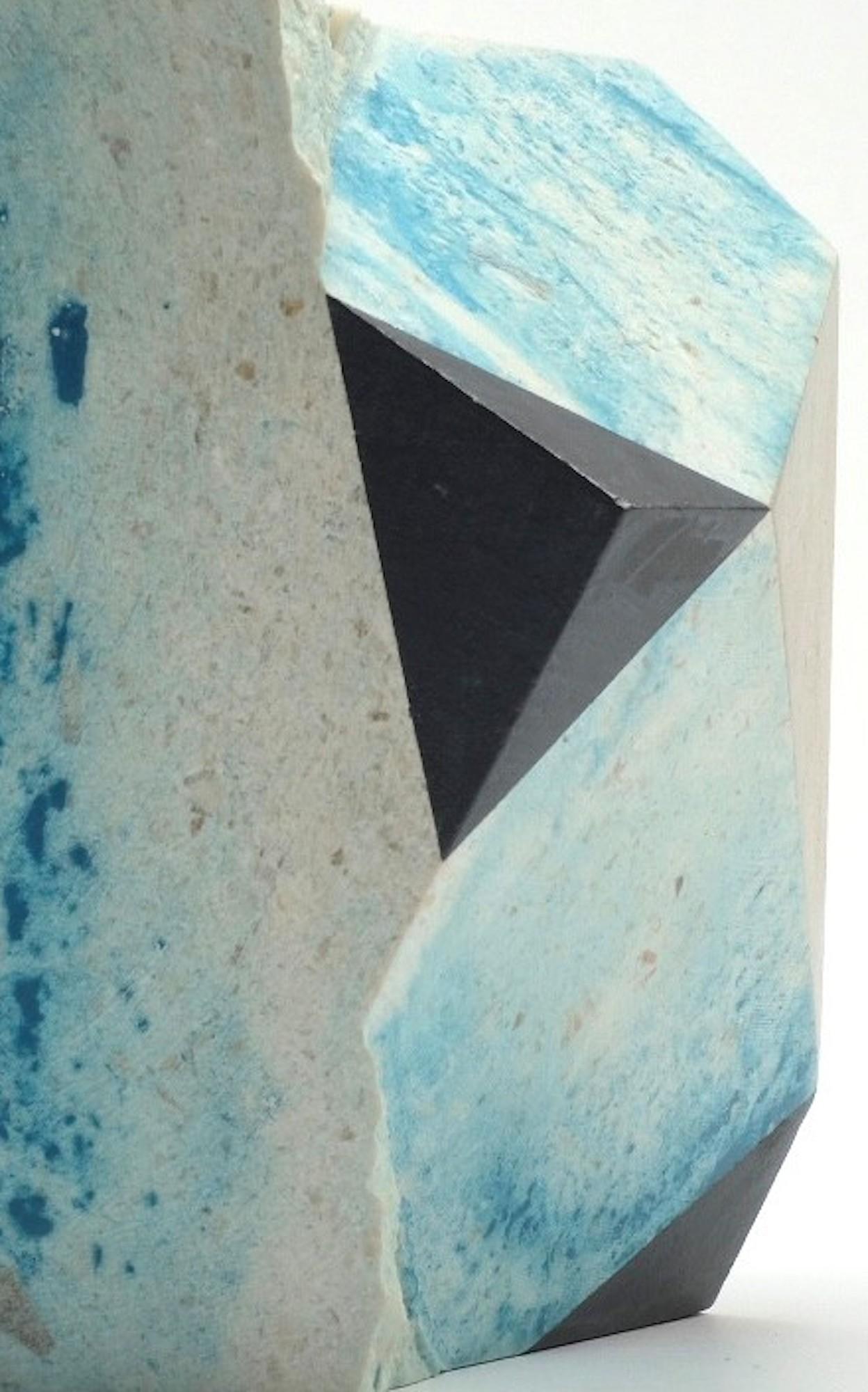 Headland Swell 3 di Richard Perry -Scultura astratta, pietra istriana, colorata in vendita 5