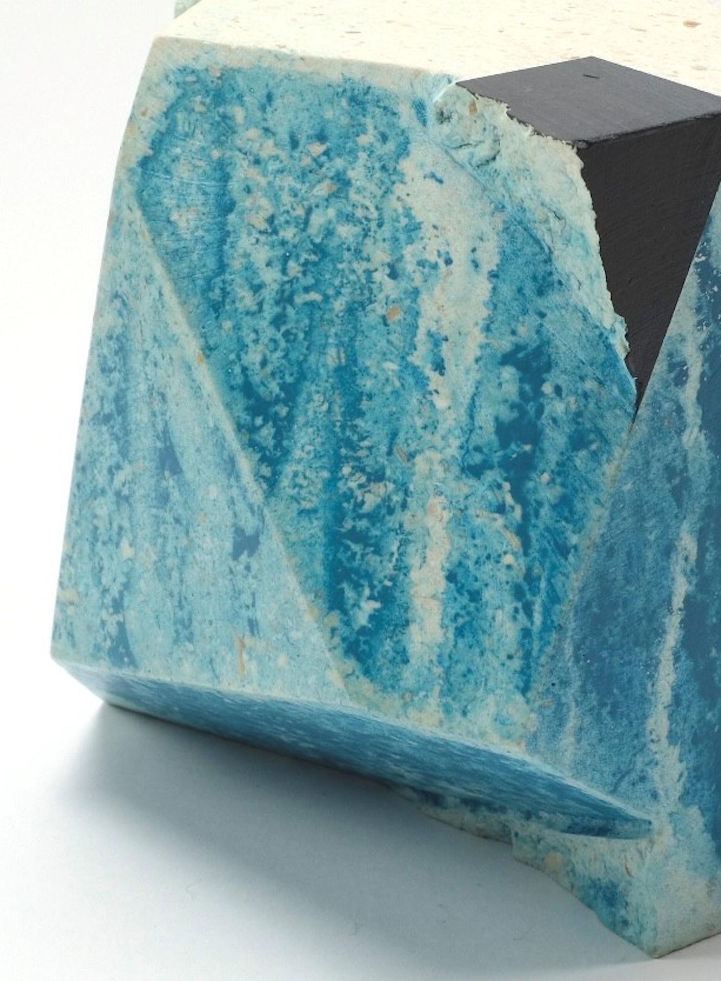 Headland Swell 3 di Richard Perry -Scultura astratta, pietra istriana, colorata in vendita 7