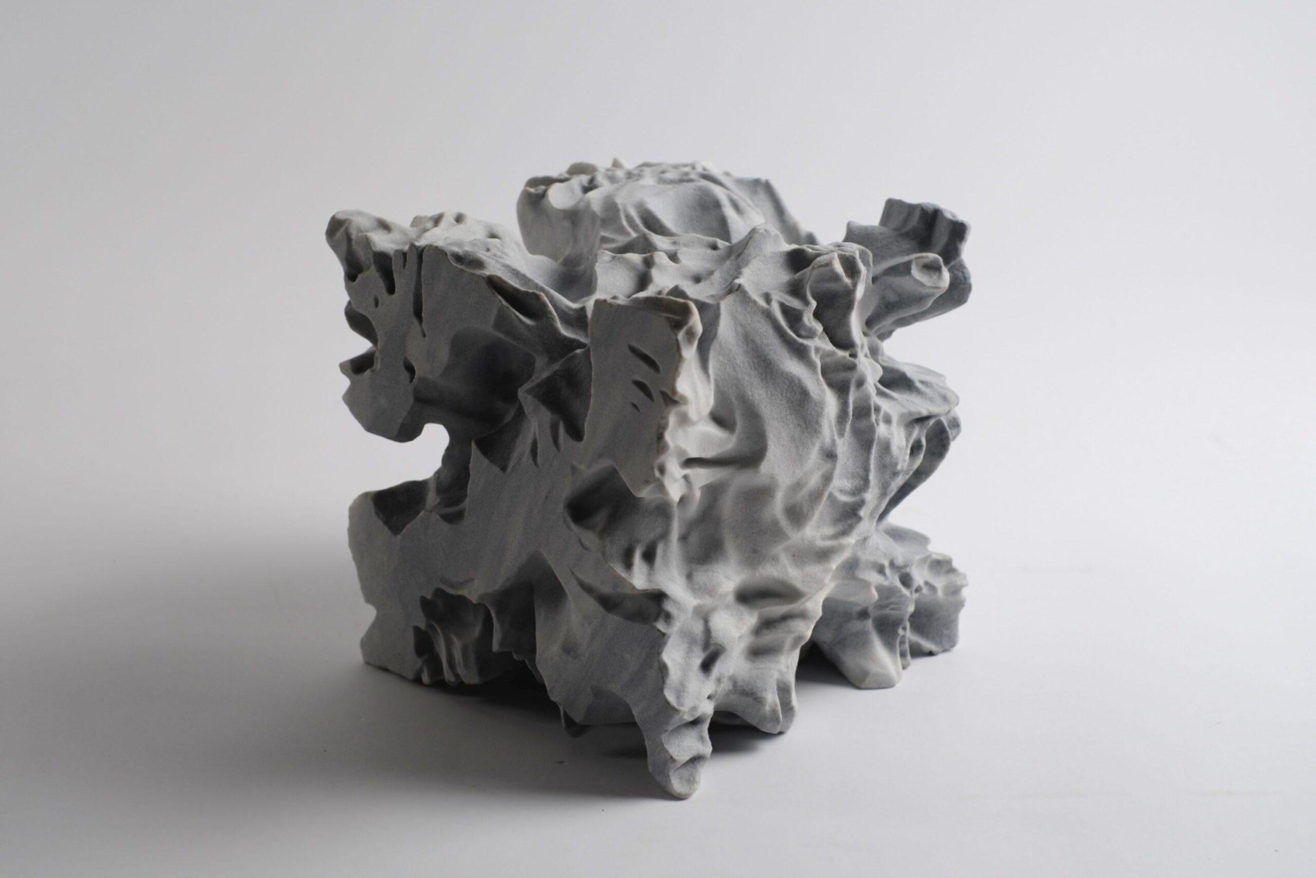 Moth von Richard Perry – Organische Form, abstrakte Skulptur, Bardiglio-Marmorskulptur im Angebot 5