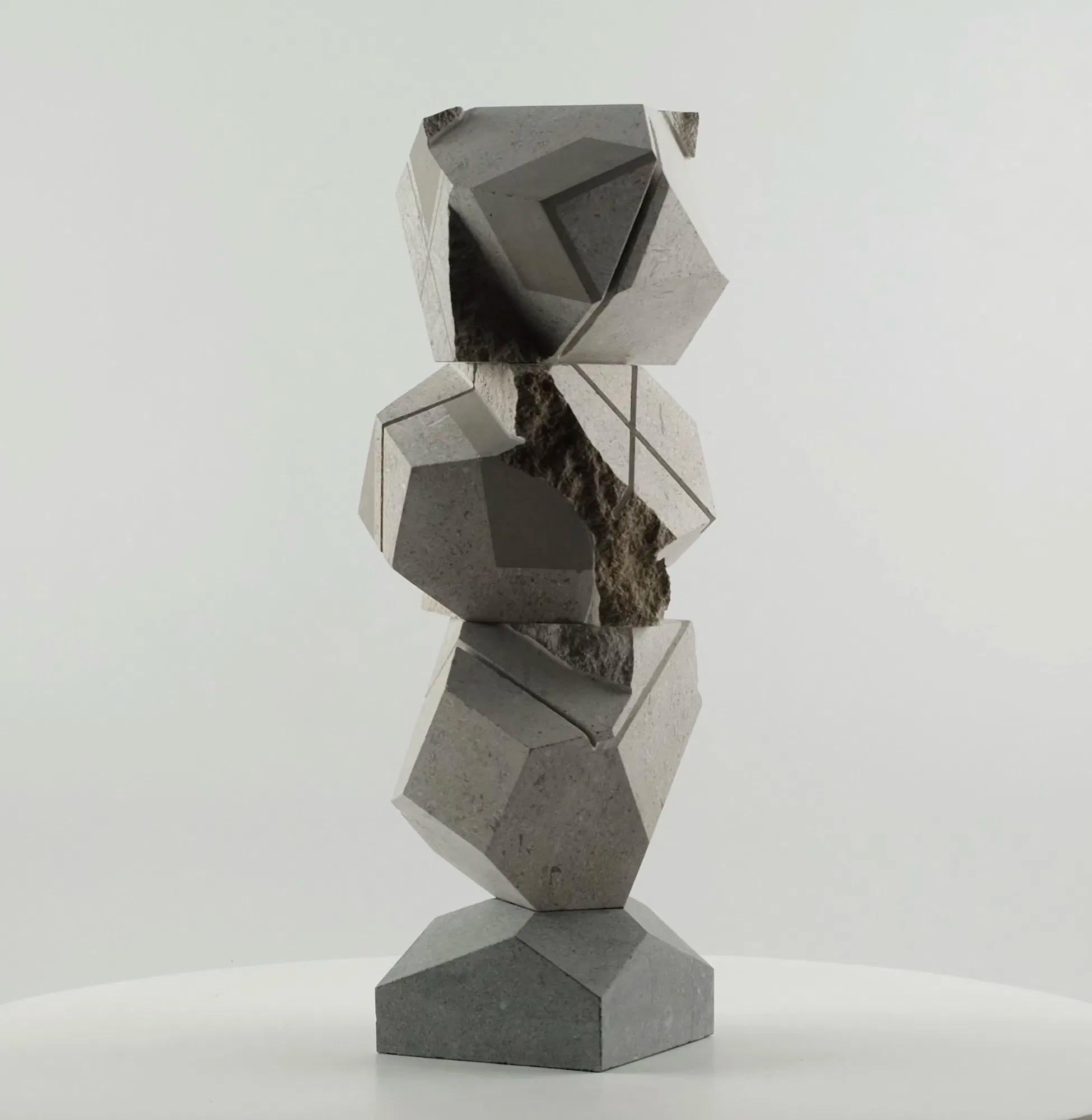 Three Stacks by Richard Perry - abstract geometric stone sculpture, vertical en vente 3