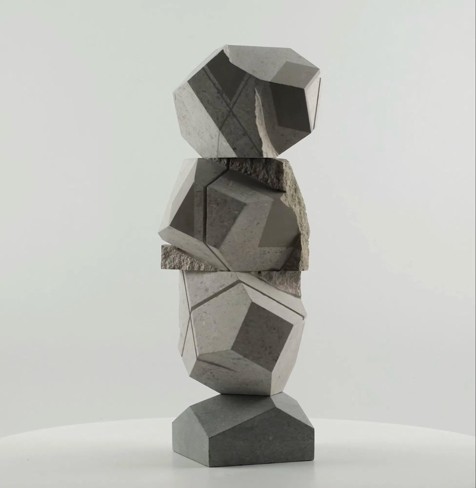 Three Stacks by Richard Perry - abstract geometric stone sculpture, vertical en vente 4