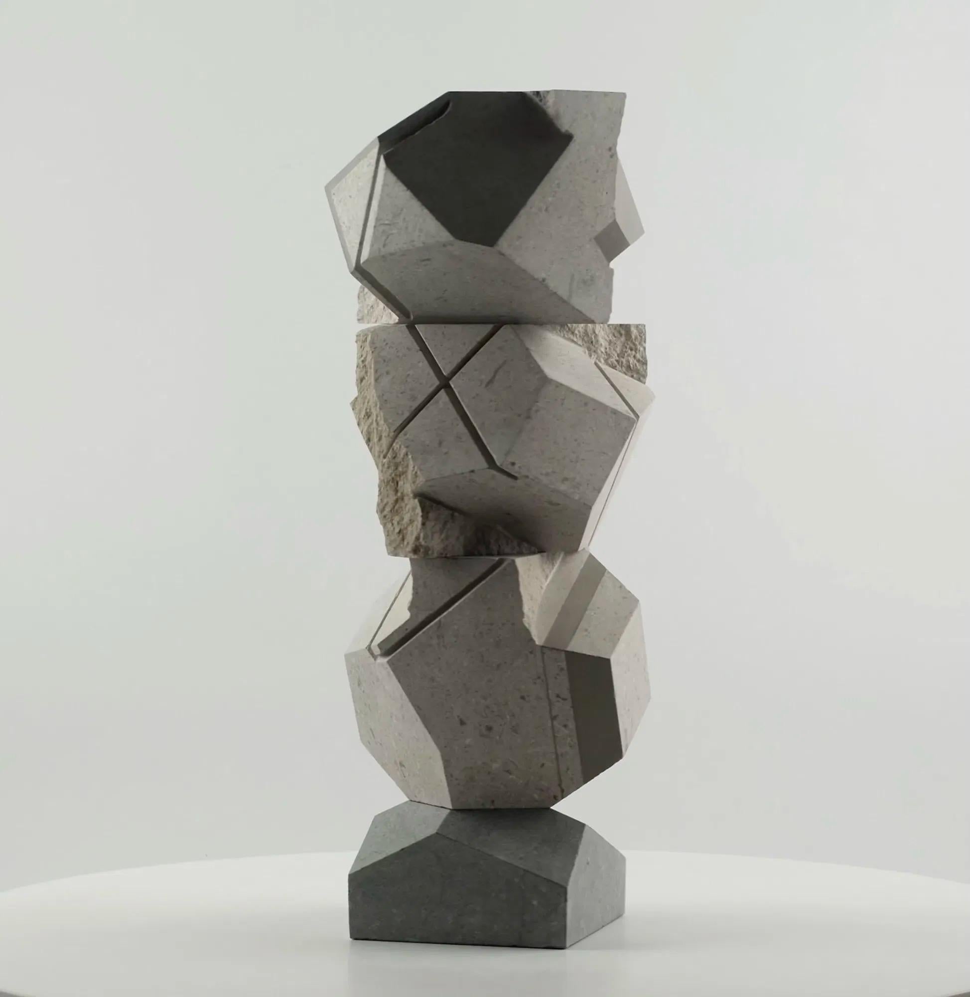 Three Stacks by Richard Perry - abstract geometric stone sculpture, vertical en vente 5