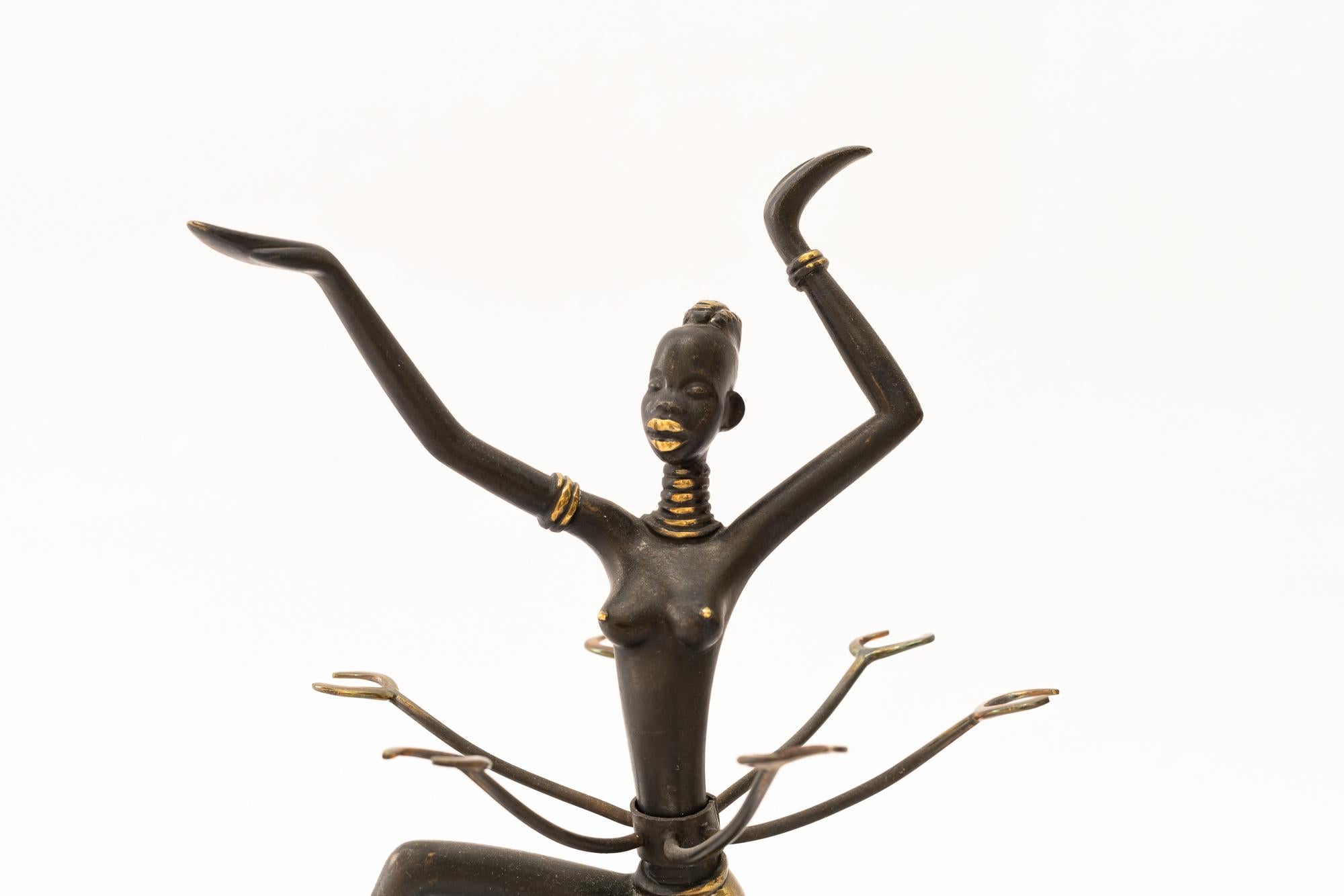 Richard Rohac Figur Glashalter um 1950 ( signiert ) im Angebot 5