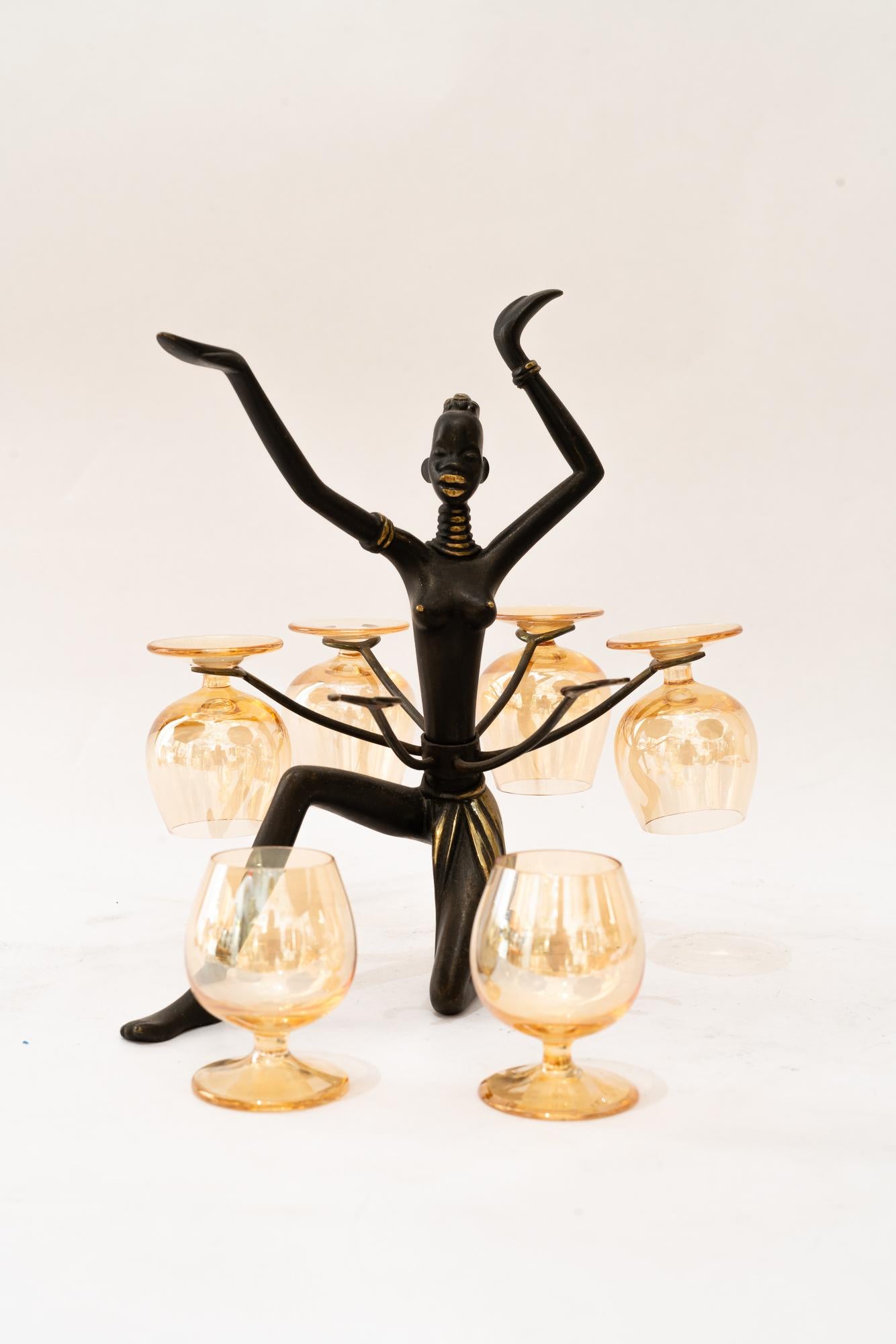 Richard Rohac Figur Glashalter um 1950 ( signiert ) im Angebot 1