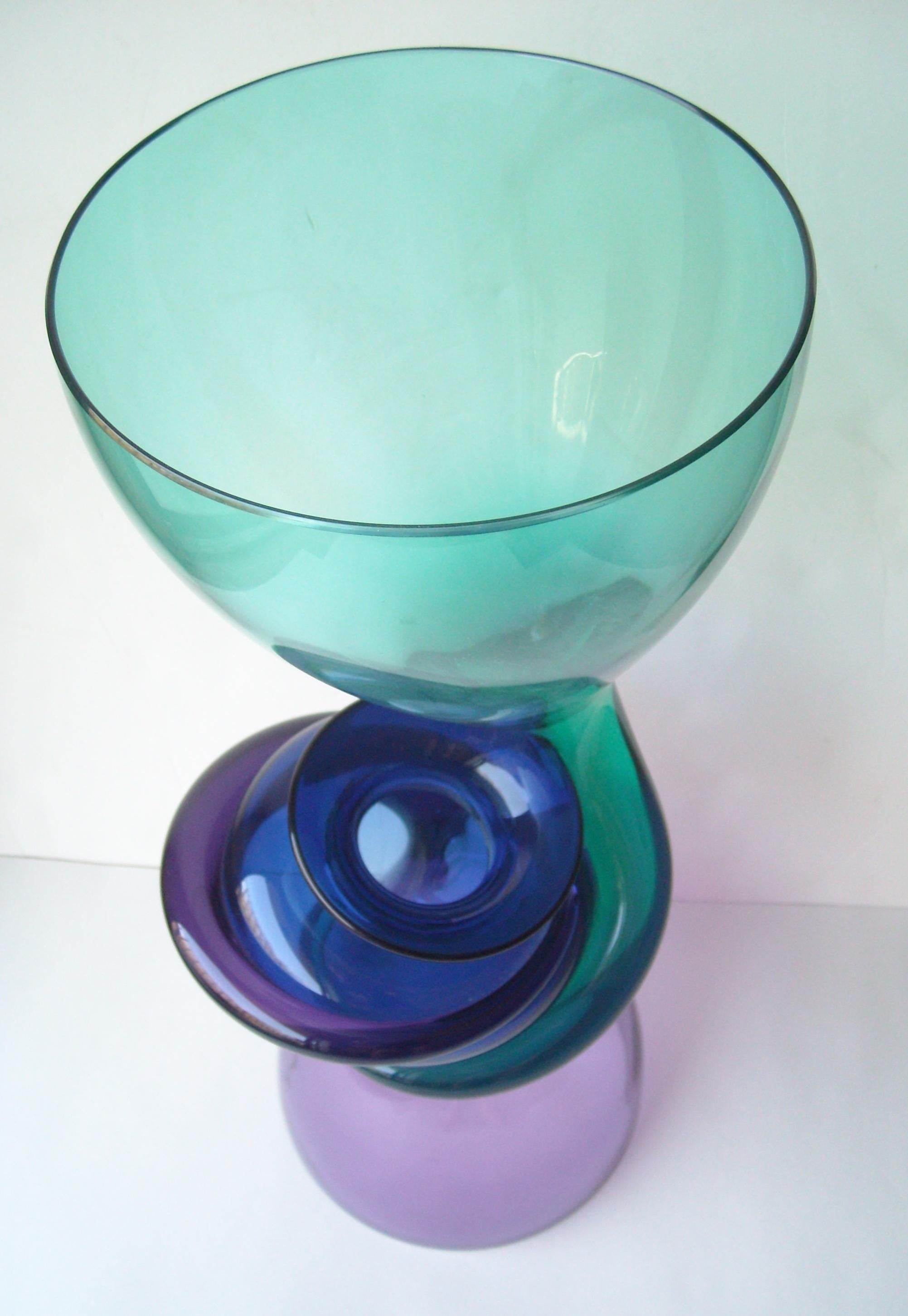 Beautiful vase by the well known artist Richard Royal, series Relationship 1992. signed dated along the base.