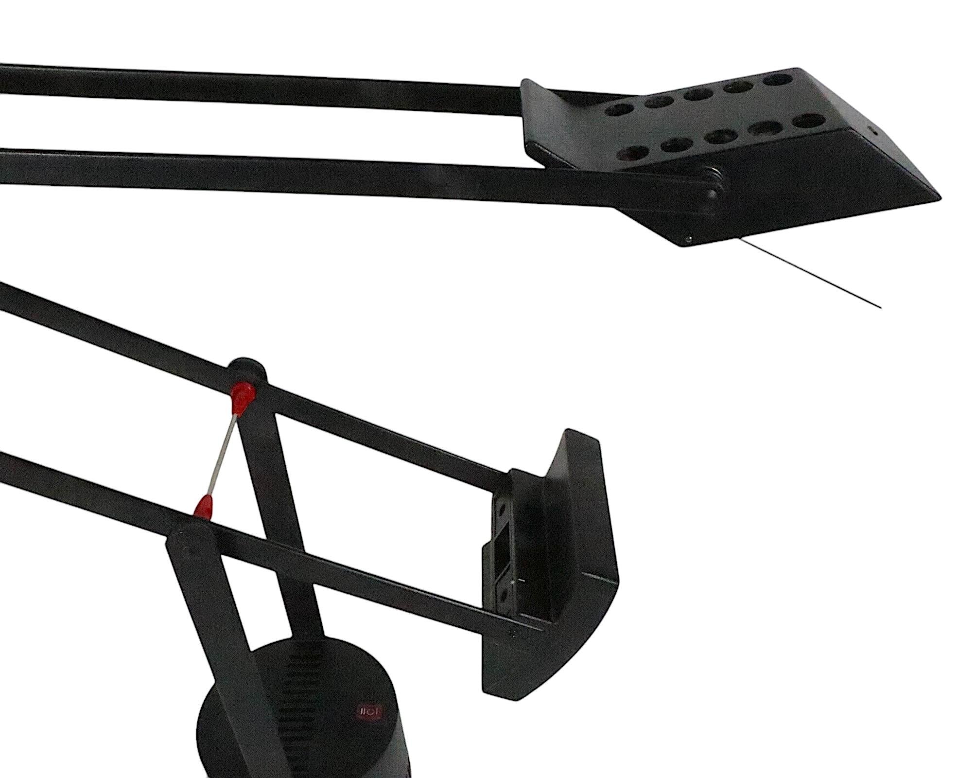 Richard Sapper Flex Arm Counterweigh Angle Poise Desk Lamp by Artimide c. 1970's For Sale 6