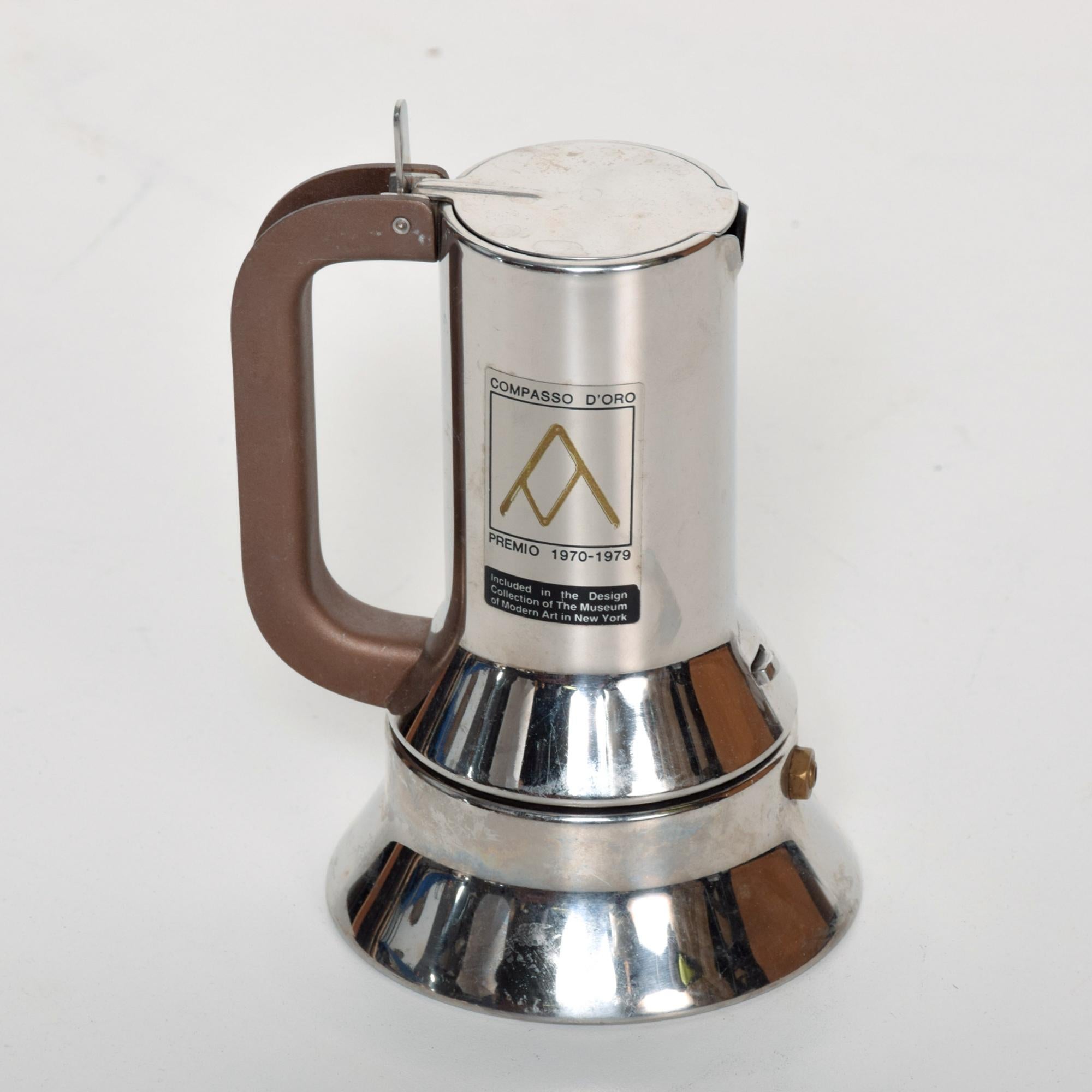 Espresso Vintage
Stylish Espresso Coffee Maker designed by Richard Sapper for Alessi, Made in Italy circa 1980s.
Magnificent design in stainless steel and chrome. Stamped with maker's label.
Dimensions: 6 H x 3.75in diameter x 4.25 D
Good original