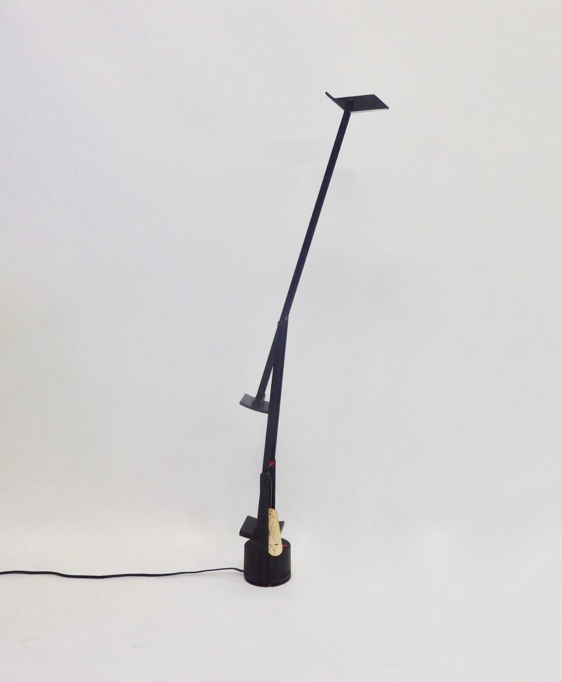 Postmoderne Richard Sapper pour Artemide Tizio lampe de bureau ou lampe à pampilles réglable multifonctionnelle