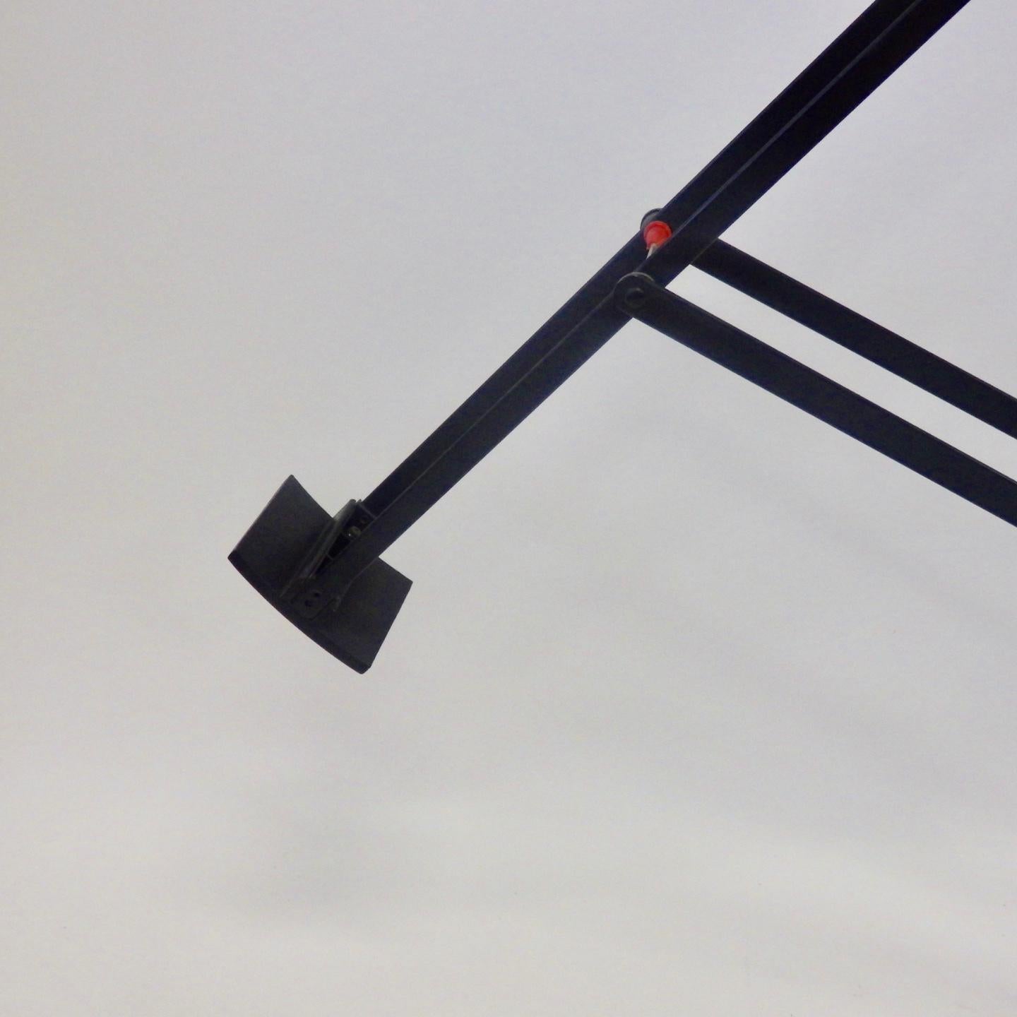 Mehr verstellbare Schreibtisch- oder Quastenlampe, Richard Sapper für Artemide Tizio (Stahl)