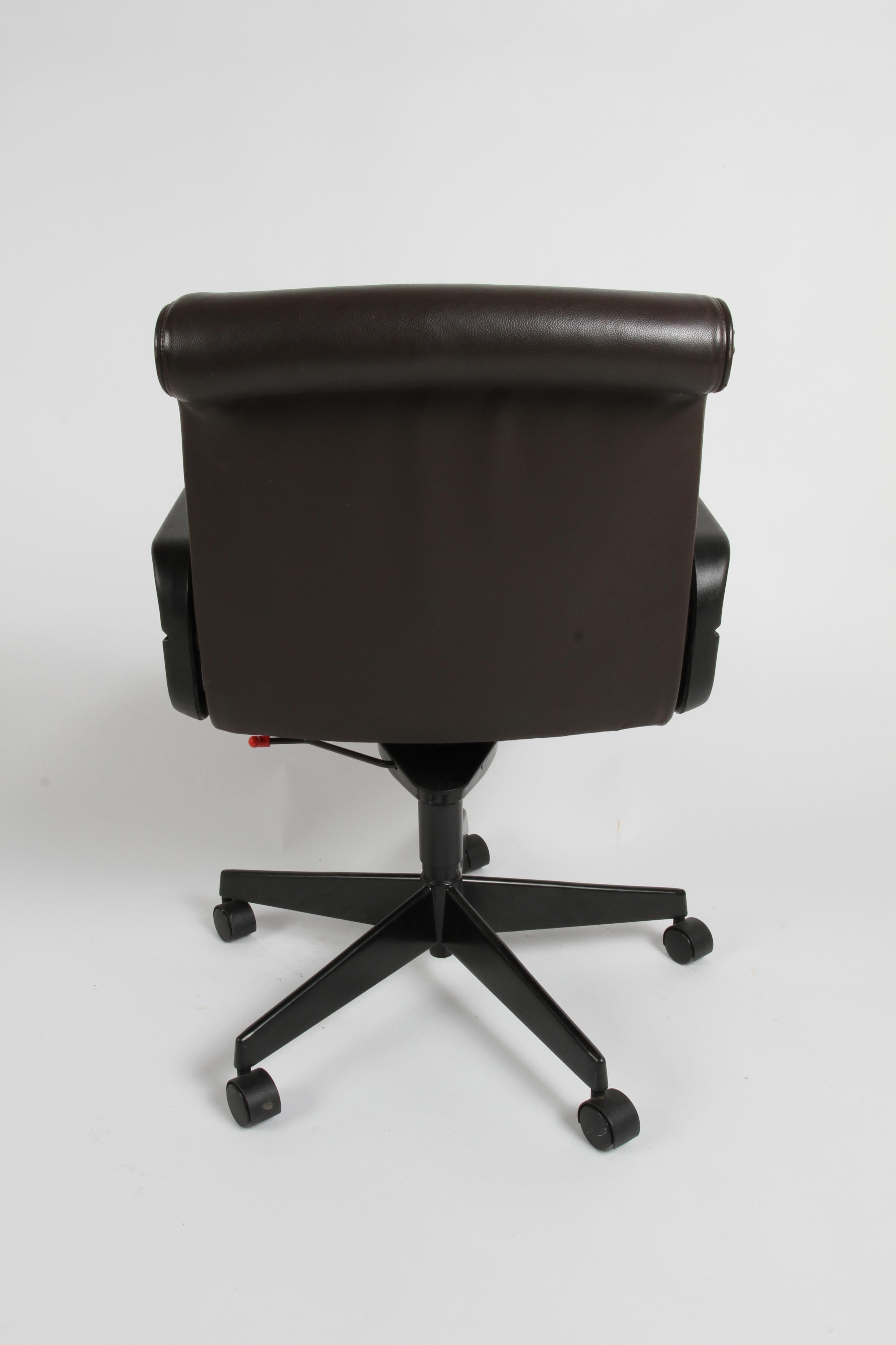 Richard Sapper for Knoll Desk Task Executive or Conference Chair - Brown Leather For Sale 2