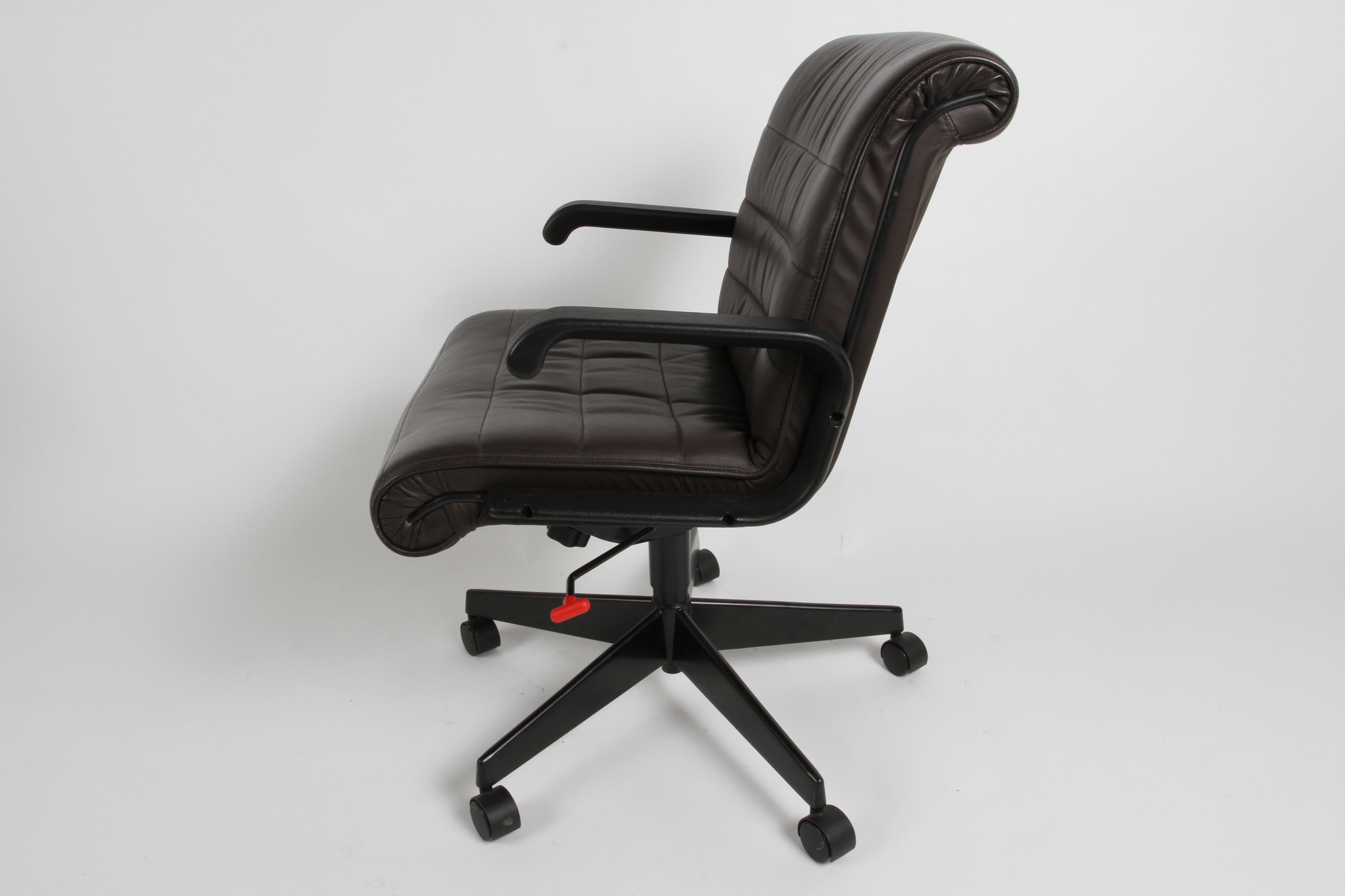 Richard Sapper for Knoll Desk Task Executive or Conference Chair - Brown Leather For Sale 4