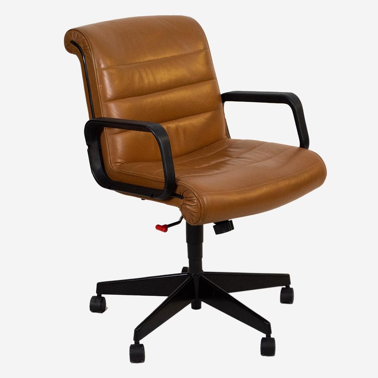 Richard Sapper for Knoll Executive Desk Chair For Sale at 1stDibs