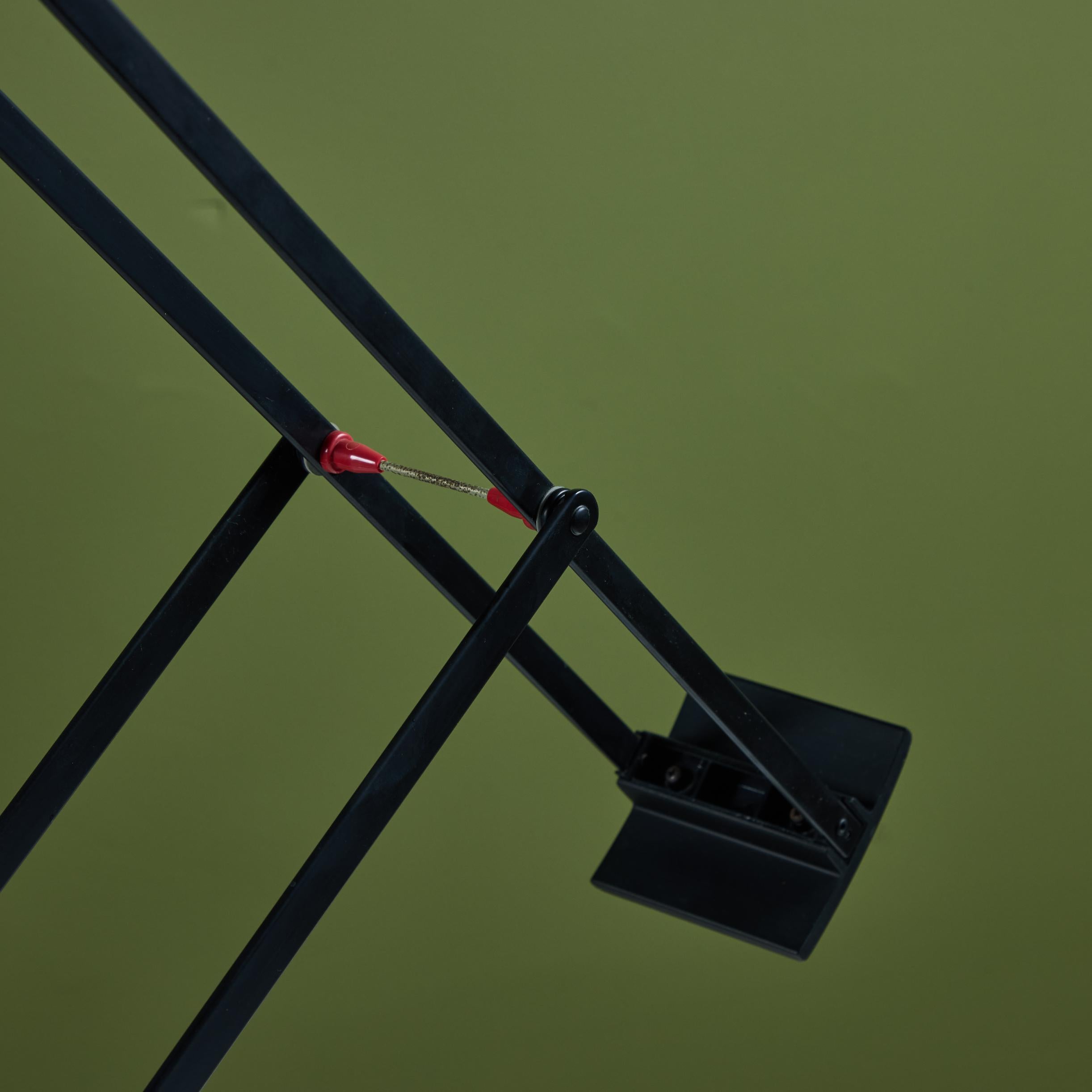 Richard Sapper 'Tizio' Desk Lamp for Artemide 4