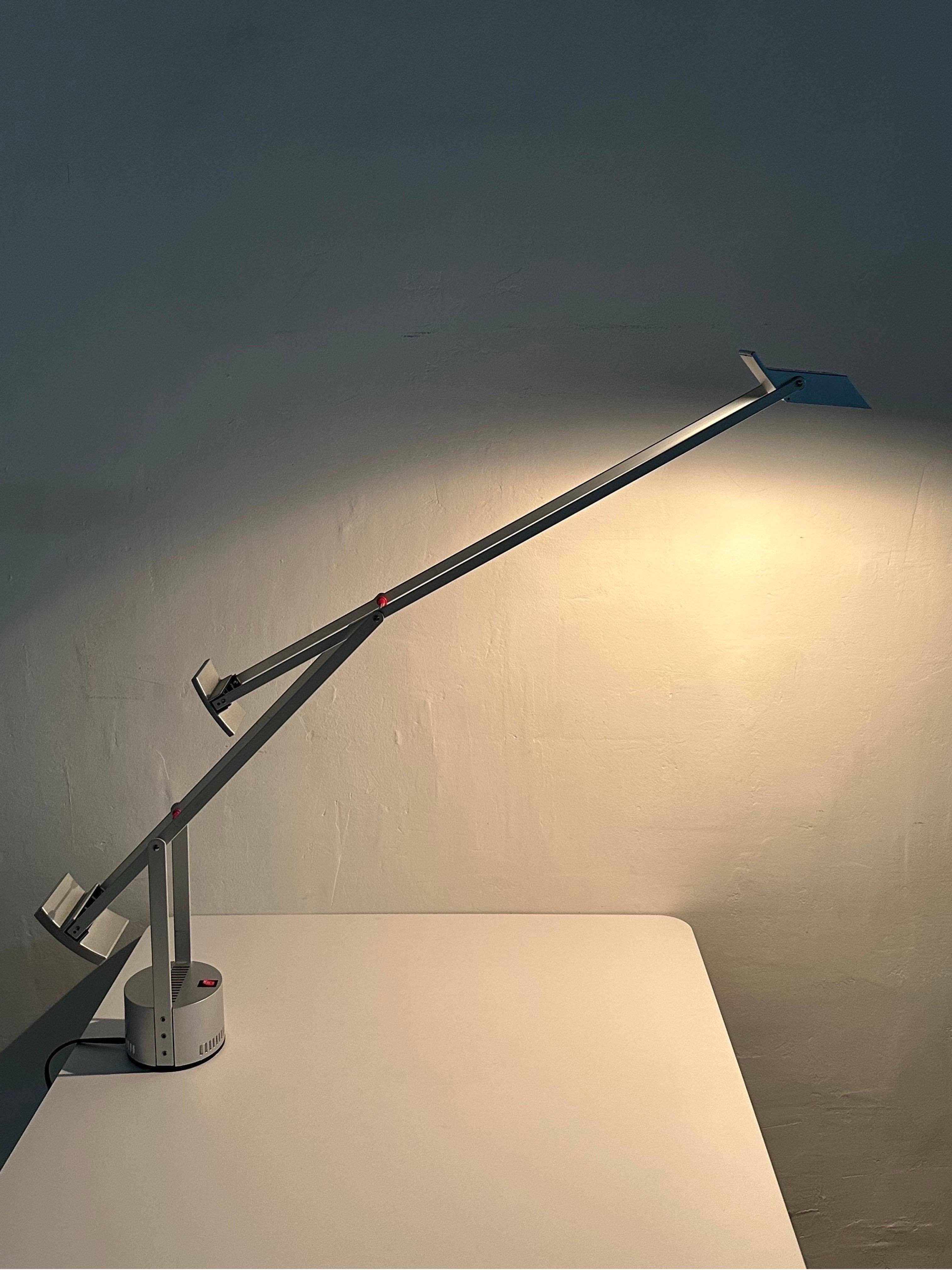 Lampe de bureau ou de table Tizio de Richard Sapper pour Atemide, 1980 en vente 3