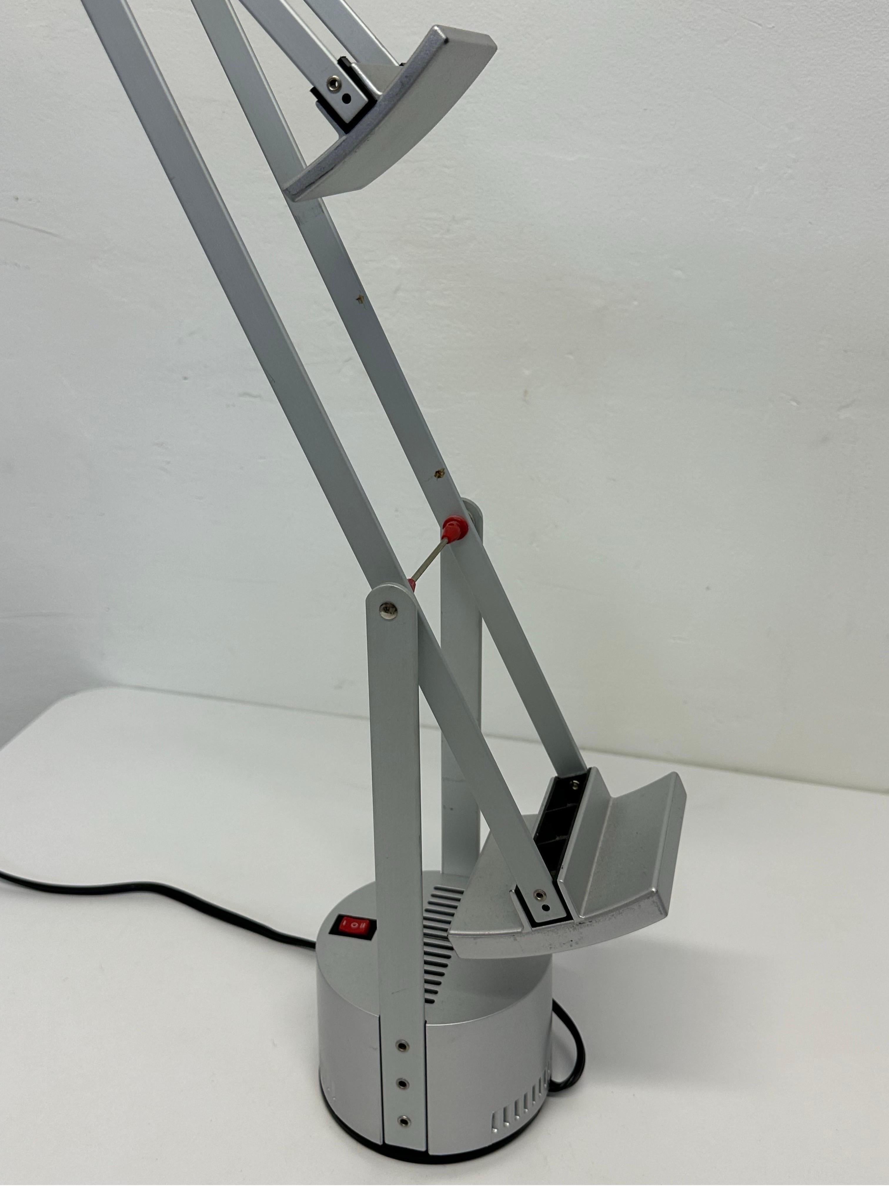 Métal Lampe de bureau ou de table Tizio de Richard Sapper pour Atemide, 1980 en vente