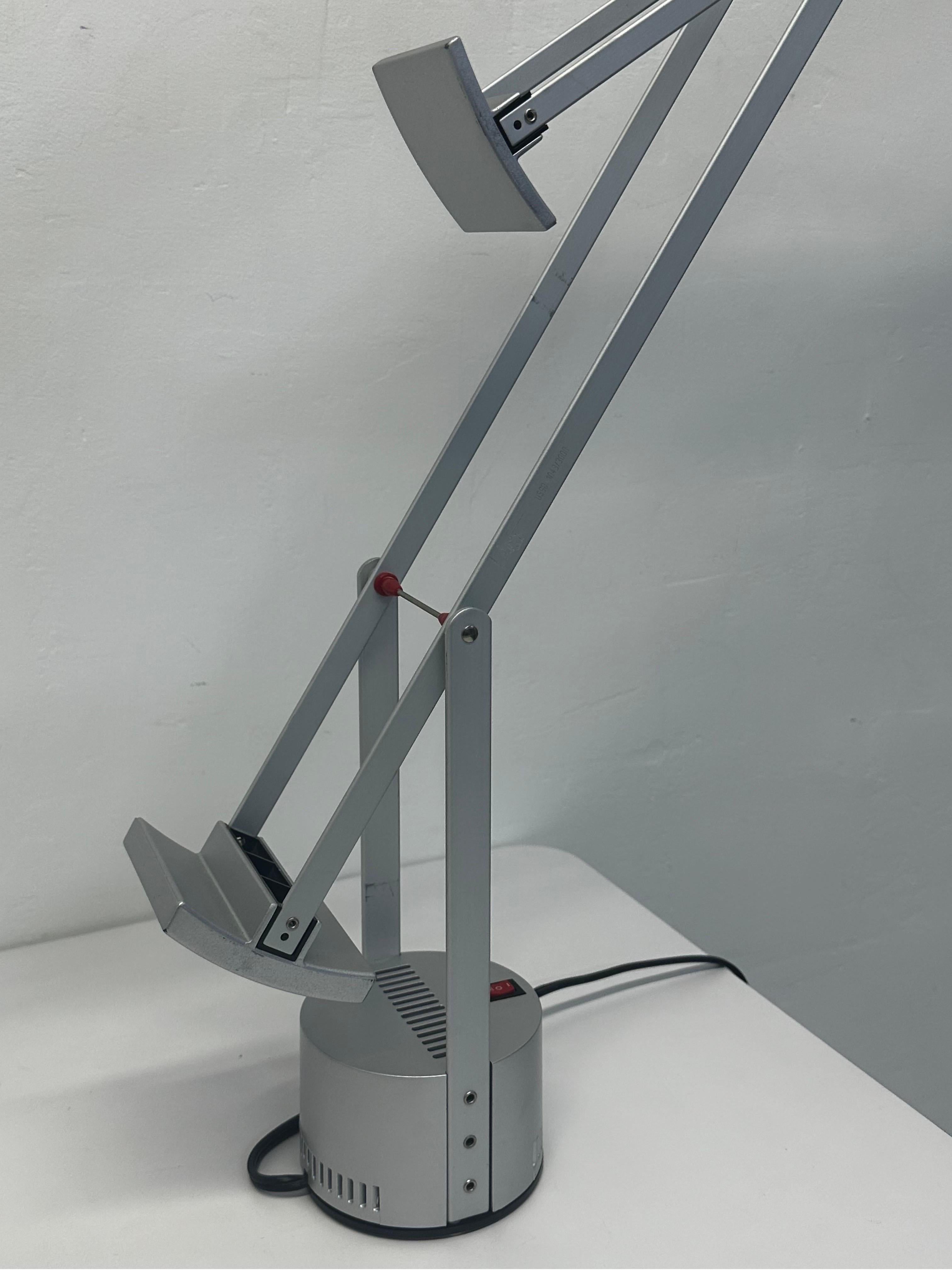 Metal Richard Sapper Tizio Desk or Table Lamps for Atemide, 1980s - a Pair